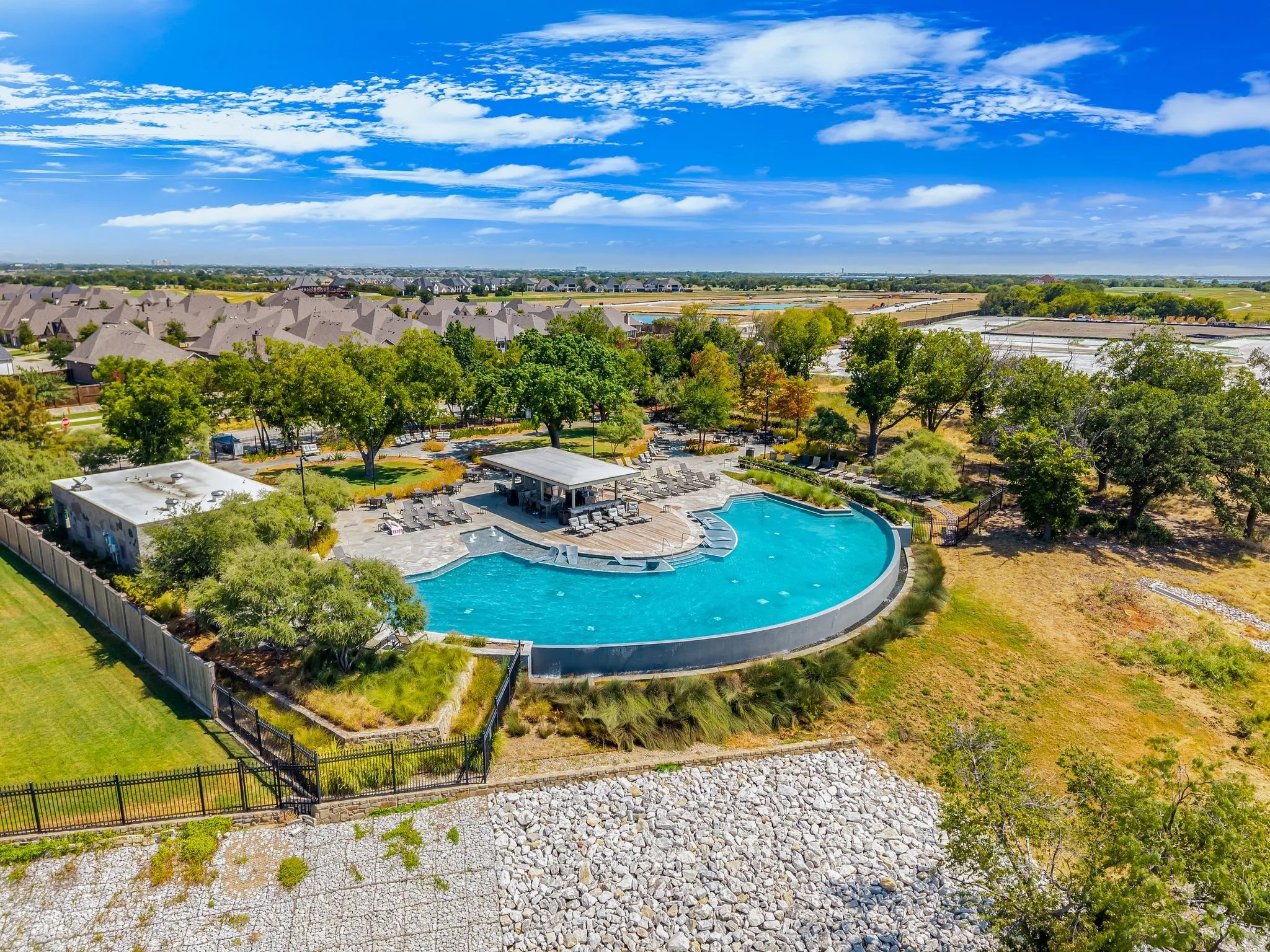 Single Family Residence For Sale in Denton County , 2825 Braemar, The Colony, Texas 75056, 4 Bedroom, 4 Bathroom, 2 Garage spaces, 3,286 Sqft, built in 2021, mls#21364325, Real Estate Agent in The Colony, Homes For Sale in Denton county, Homes For Sale in The Colony, Realtor in The Colony Texas, Real Estate Brokerage Independent Realty Texas, Luminita Cordes Realtor