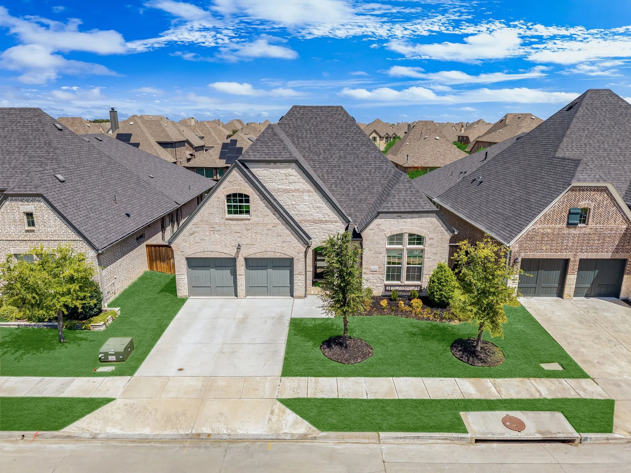 Single Family Residence For Sale in Denton County , 2825 Braemar, The Colony, Texas 75056, 4 Bedroom, 4 Bathroom, 2 Garage spaces, 3,286 Sqft, built in 2021, mls#21364325, Real Estate Agent in The Colony, Homes For Sale in Denton county, Homes For Sale in The Colony, Realtor in The Colony Texas, Real Estate Brokerage Independent Realty Texas, Luminita Cordes Realtor
