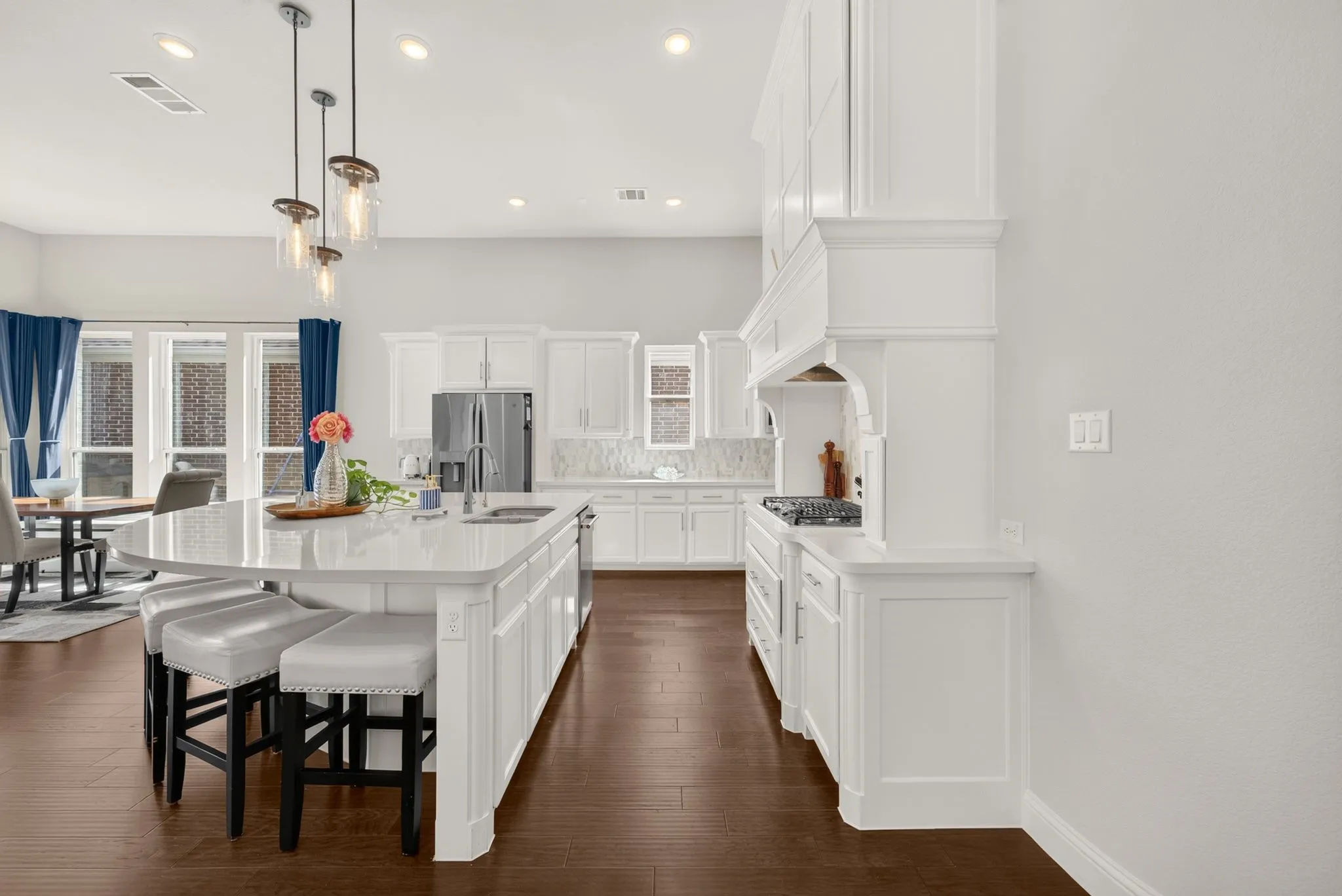 Single Family Residence For Sale in Denton County , 2825 Braemar, The Colony, Texas 75056, 4 Bedroom, 4 Bathroom, 2 Garage spaces, 3,286 Sqft, built in 2021, mls#21364325, Real Estate Agent in The Colony, Homes For Sale in Denton county, Homes For Sale in The Colony, Realtor in The Colony Texas, Real Estate Brokerage Independent Realty Texas, Luminita Cordes Realtor