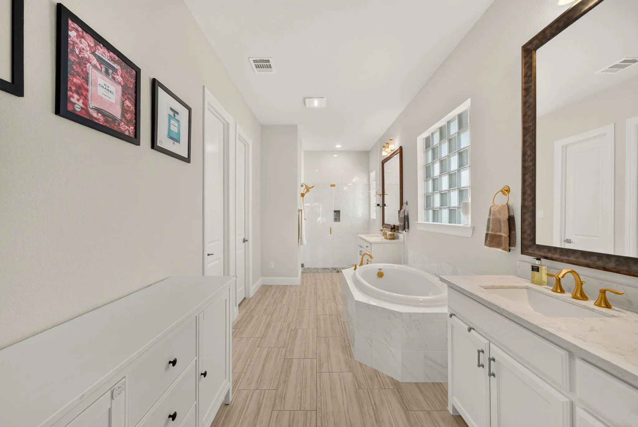 Single Family Residence For Sale in Denton County , 2825 Braemar, The Colony, Texas 75056, 4 Bedroom, 4 Bathroom, 2 Garage spaces, 3,286 Sqft, built in 2021, mls#21364325, Real Estate Agent in The Colony, Homes For Sale in Denton county, Homes For Sale in The Colony, Realtor in The Colony Texas, Real Estate Brokerage Independent Realty Texas, Luminita Cordes Realtor