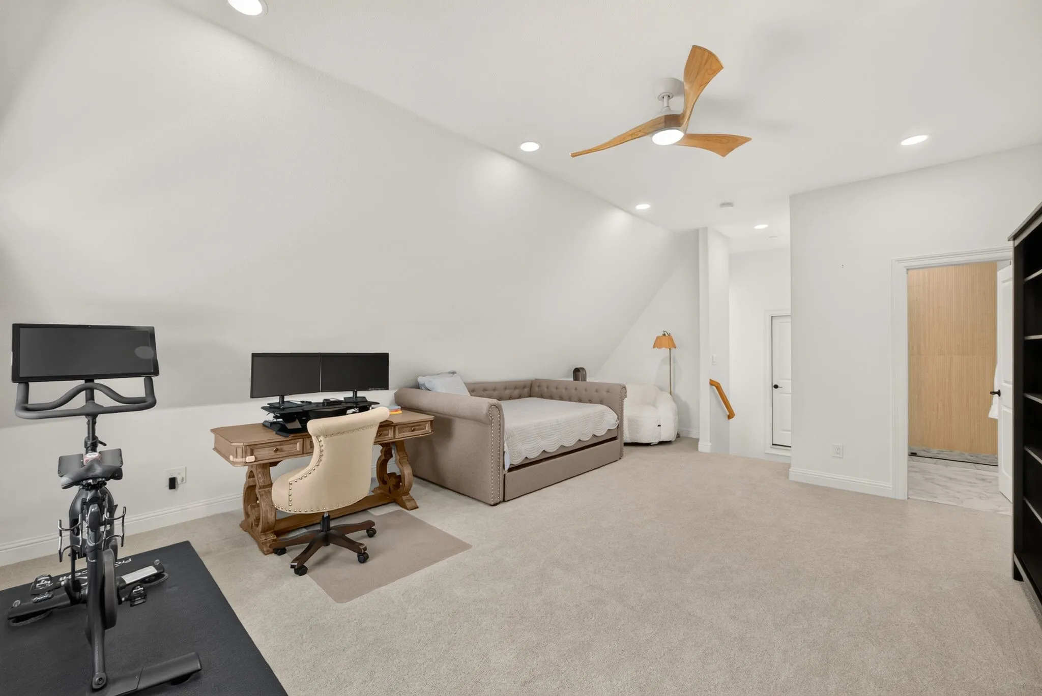 Single Family Residence For Sale in Denton County , 2825 Braemar, The Colony, Texas 75056, 4 Bedroom, 4 Bathroom, 2 Garage spaces, 3,286 Sqft, built in 2021, mls#21364325, Real Estate Agent in The Colony, Homes For Sale in Denton county, Homes For Sale in The Colony, Realtor in The Colony Texas, Real Estate Brokerage Independent Realty Texas, Luminita Cordes Realtor