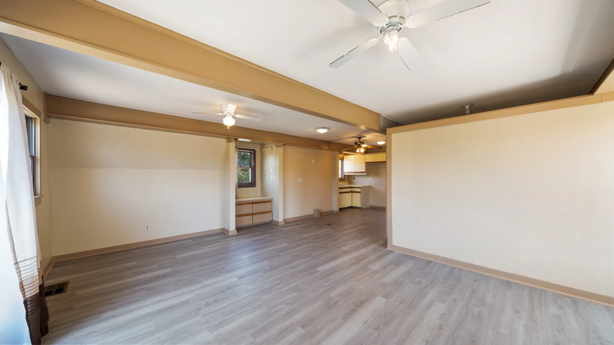 Single Family Residence For Sale in Van Zandt County , 8266 Fm 17, Grand Saline, Texas 75140, 2 Bedroom, 2 Bathroom, Garage spaces, 2,128 Sqft, built in 1984, mls#21366725, Real Estate Agent in Grand Saline, Homes For Sale in Van Zandt county, Homes For Sale in Grand Saline, Realtor in Grand Saline Texas, Real Estate Brokerage Independent Realty Texas, Luminita Cordes Realtor