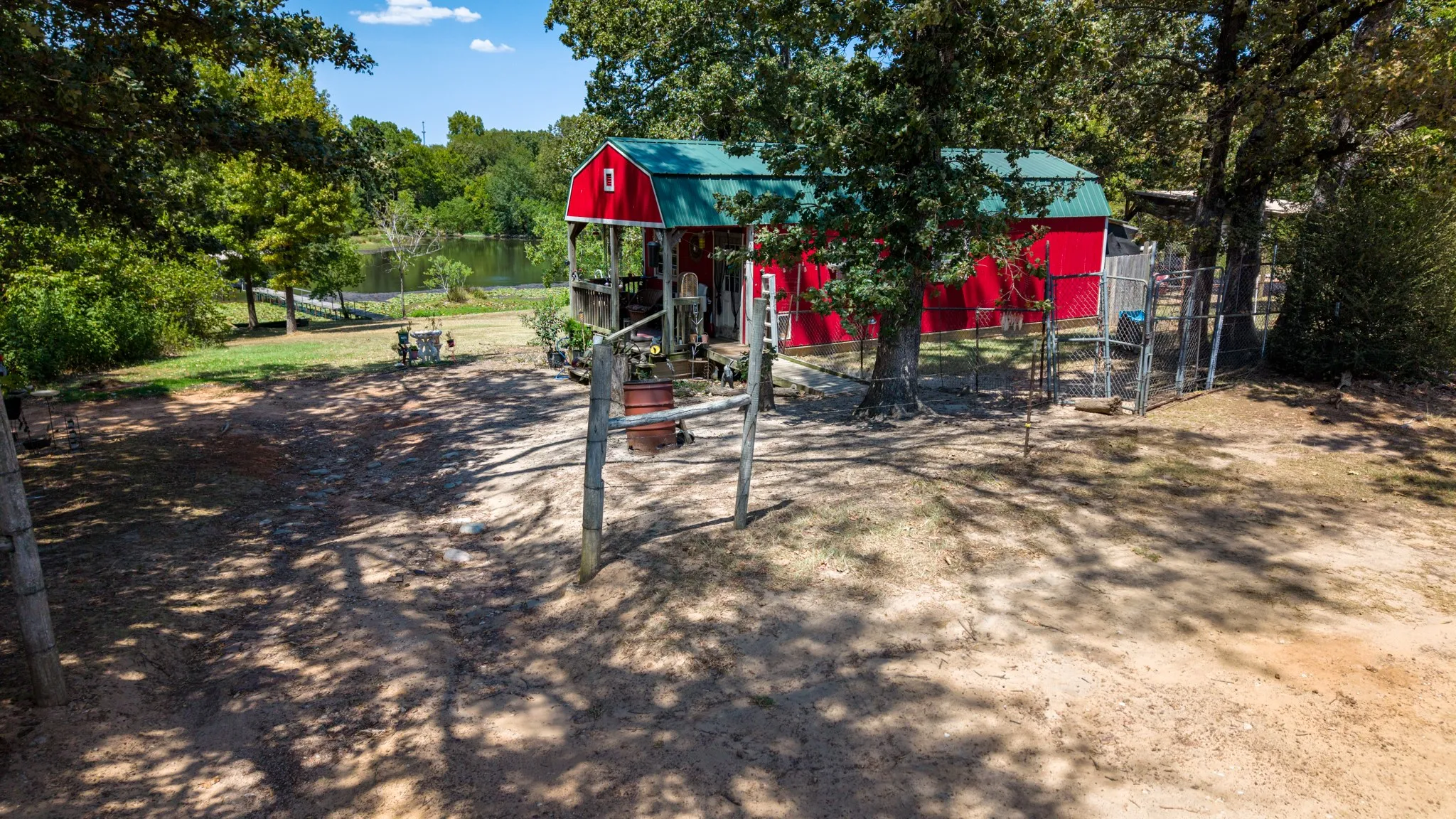 Single Family Residence For Sale in Van Zandt County , 8266 Fm 17, Grand Saline, Texas 75140, 2 Bedroom, 2 Bathroom, Garage spaces, 2,128 Sqft, built in 1984, mls#21366725, Real Estate Agent in Grand Saline, Homes For Sale in Van Zandt county, Homes For Sale in Grand Saline, Realtor in Grand Saline Texas, Real Estate Brokerage Independent Realty Texas, Luminita Cordes Realtor