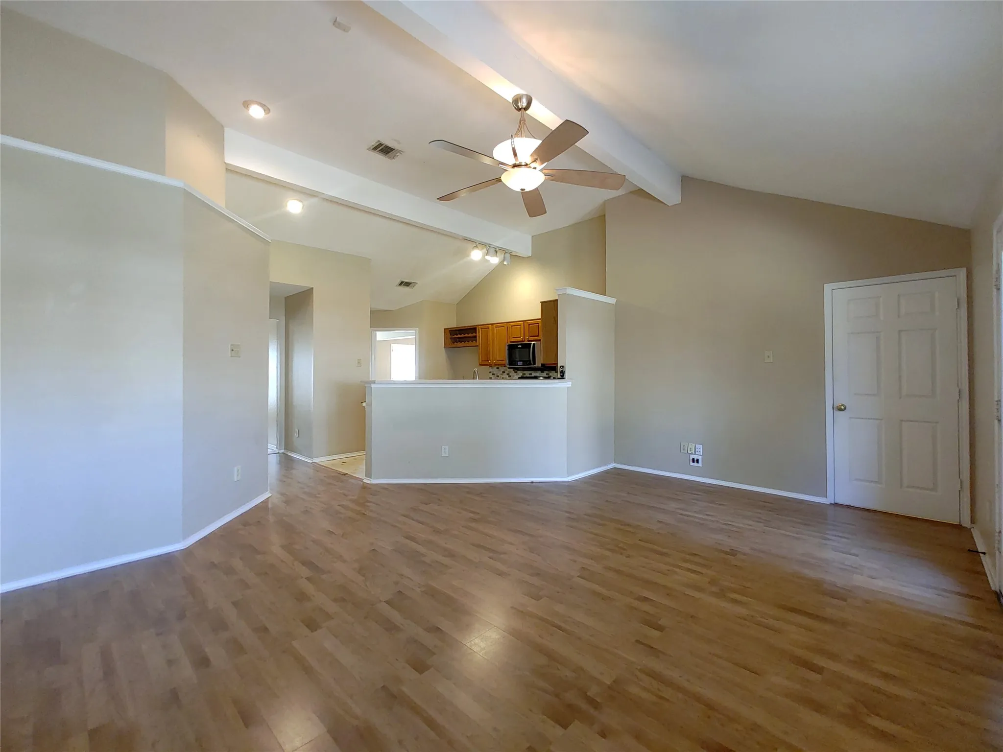 Single Family Residence For Rent in Collin County , 3801 Dutton Drive, Plano, Texas 75023, 4 Bedroom, 2 Bathroom, 2 Garage spaces, 1,920 Sqft, built in 1987, mls#21366850, Real Estate Agent in Plano, Homes For Rent in Collin county, Homes For Rent in Plano, Realtor in Plano Texas, Real Estate Brokerage Independent Realty Texas, Luminita Cordes Realtor