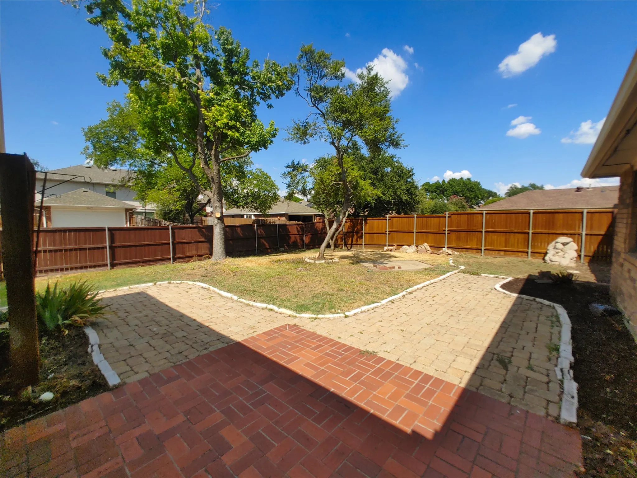 Single Family Residence For Rent in Collin County , 3801 Dutton Drive, Plano, Texas 75023, 4 Bedroom, 2 Bathroom, 2 Garage spaces, 1,920 Sqft, built in 1987, mls#21366850, Real Estate Agent in Plano, Homes For Rent in Collin county, Homes For Rent in Plano, Realtor in Plano Texas, Real Estate Brokerage Independent Realty Texas, Luminita Cordes Realtor