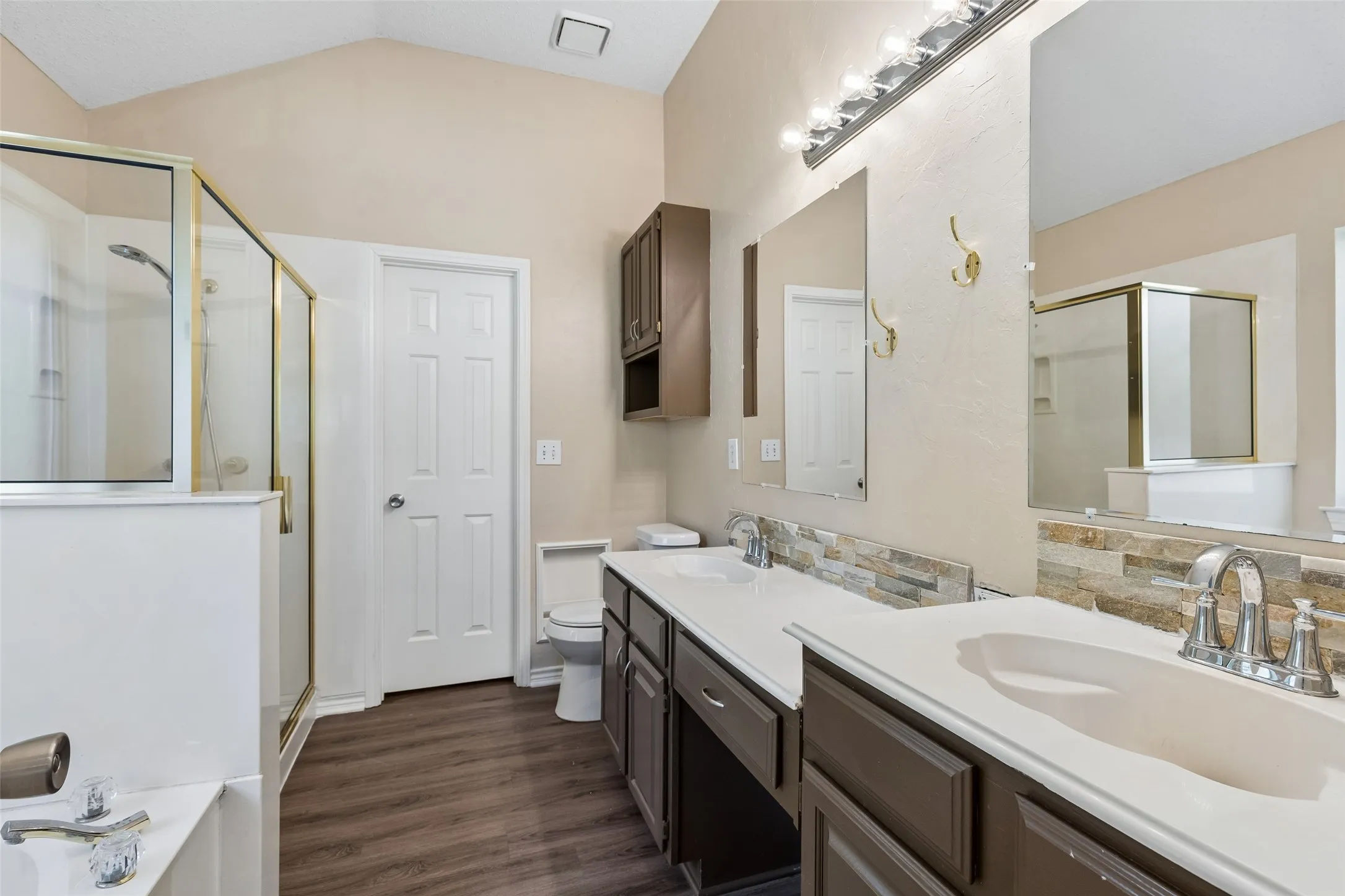 Single Family Residence For Rent in Collin County , 8302 Sebastian, Frisco, Texas 75035, 4 Bedroom, 4 Bathroom, 2 Garage spaces, 2,226 Sqft, built in 1993, mls#21358895, Real Estate Agent in Frisco, Homes For Rent in Collin county, Homes For Rent in Frisco, Realtor in Frisco Texas, Real Estate Brokerage Independent Realty Texas, Luminita Cordes Realtor