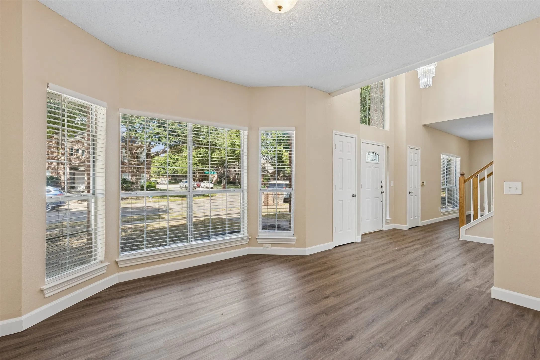 Single Family Residence For Rent in Collin County , 8302 Sebastian, Frisco, Texas 75035, 4 Bedroom, 4 Bathroom, 2 Garage spaces, 2,226 Sqft, built in 1993, mls#21358895, Real Estate Agent in Frisco, Homes For Rent in Collin county, Homes For Rent in Frisco, Realtor in Frisco Texas, Real Estate Brokerage Independent Realty Texas, Luminita Cordes Realtor