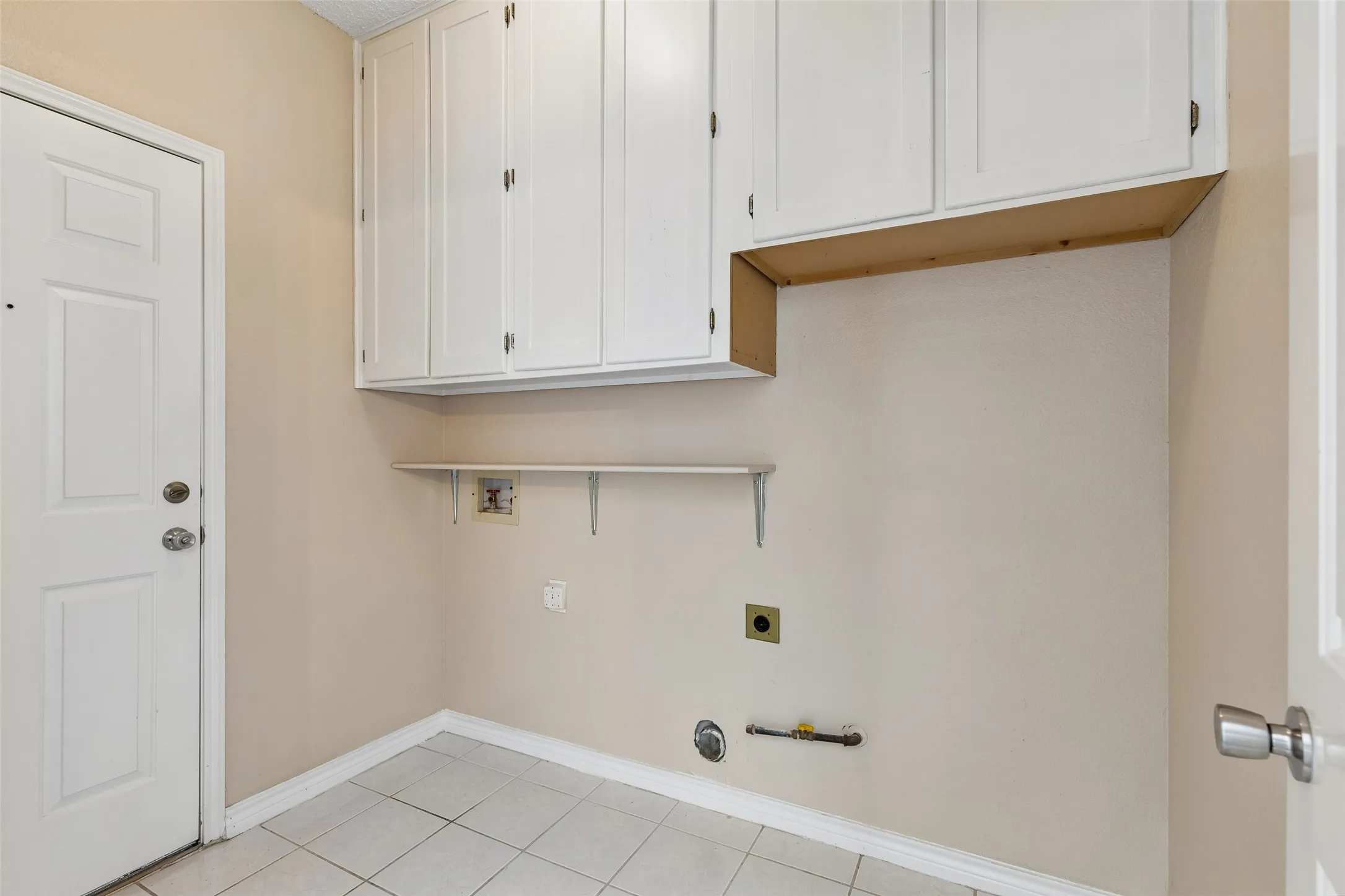 Single Family Residence For Rent in Collin County , 8302 Sebastian, Frisco, Texas 75035, 4 Bedroom, 4 Bathroom, 2 Garage spaces, 2,226 Sqft, built in 1993, mls#21358895, Real Estate Agent in Frisco, Homes For Rent in Collin county, Homes For Rent in Frisco, Realtor in Frisco Texas, Real Estate Brokerage Independent Realty Texas, Luminita Cordes Realtor