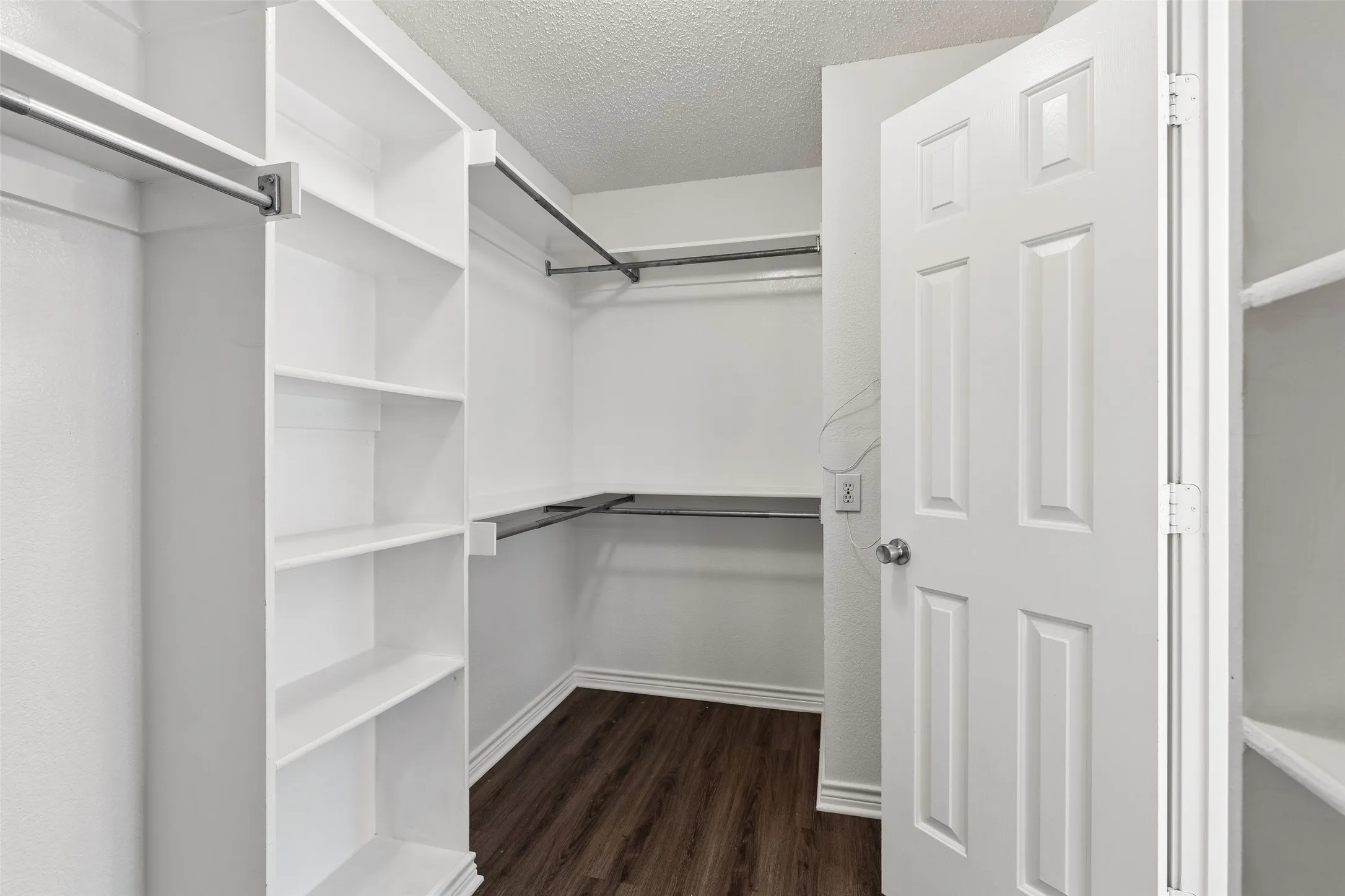 Single Family Residence For Rent in Collin County , 8302 Sebastian, Frisco, Texas 75035, 4 Bedroom, 4 Bathroom, 2 Garage spaces, 2,226 Sqft, built in 1993, mls#21358895, Real Estate Agent in Frisco, Homes For Rent in Collin county, Homes For Rent in Frisco, Realtor in Frisco Texas, Real Estate Brokerage Independent Realty Texas, Luminita Cordes Realtor