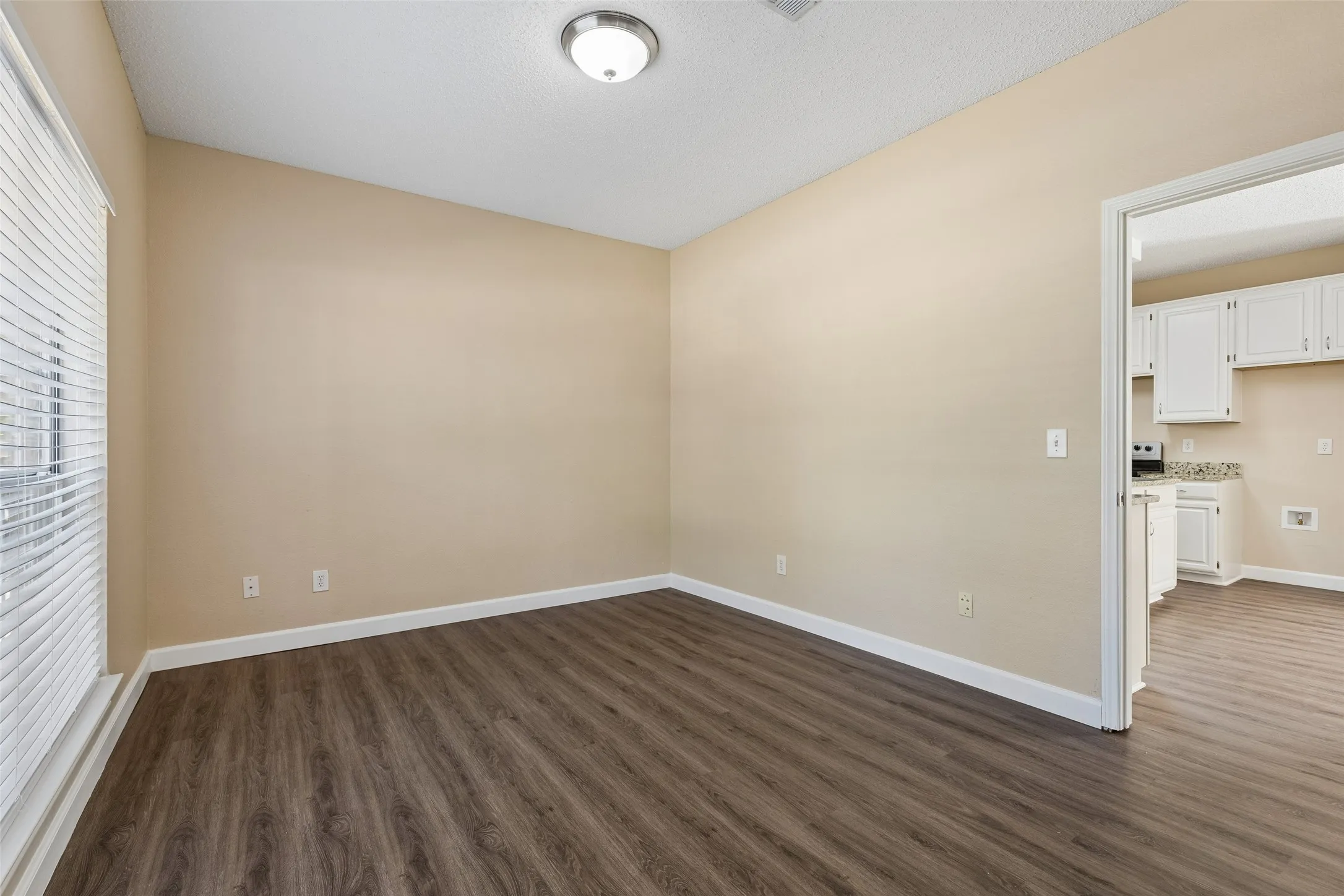 Single Family Residence For Rent in Collin County , 8302 Sebastian, Frisco, Texas 75035, 4 Bedroom, 4 Bathroom, 2 Garage spaces, 2,226 Sqft, built in 1993, mls#21358895, Real Estate Agent in Frisco, Homes For Rent in Collin county, Homes For Rent in Frisco, Realtor in Frisco Texas, Real Estate Brokerage Independent Realty Texas, Luminita Cordes Realtor