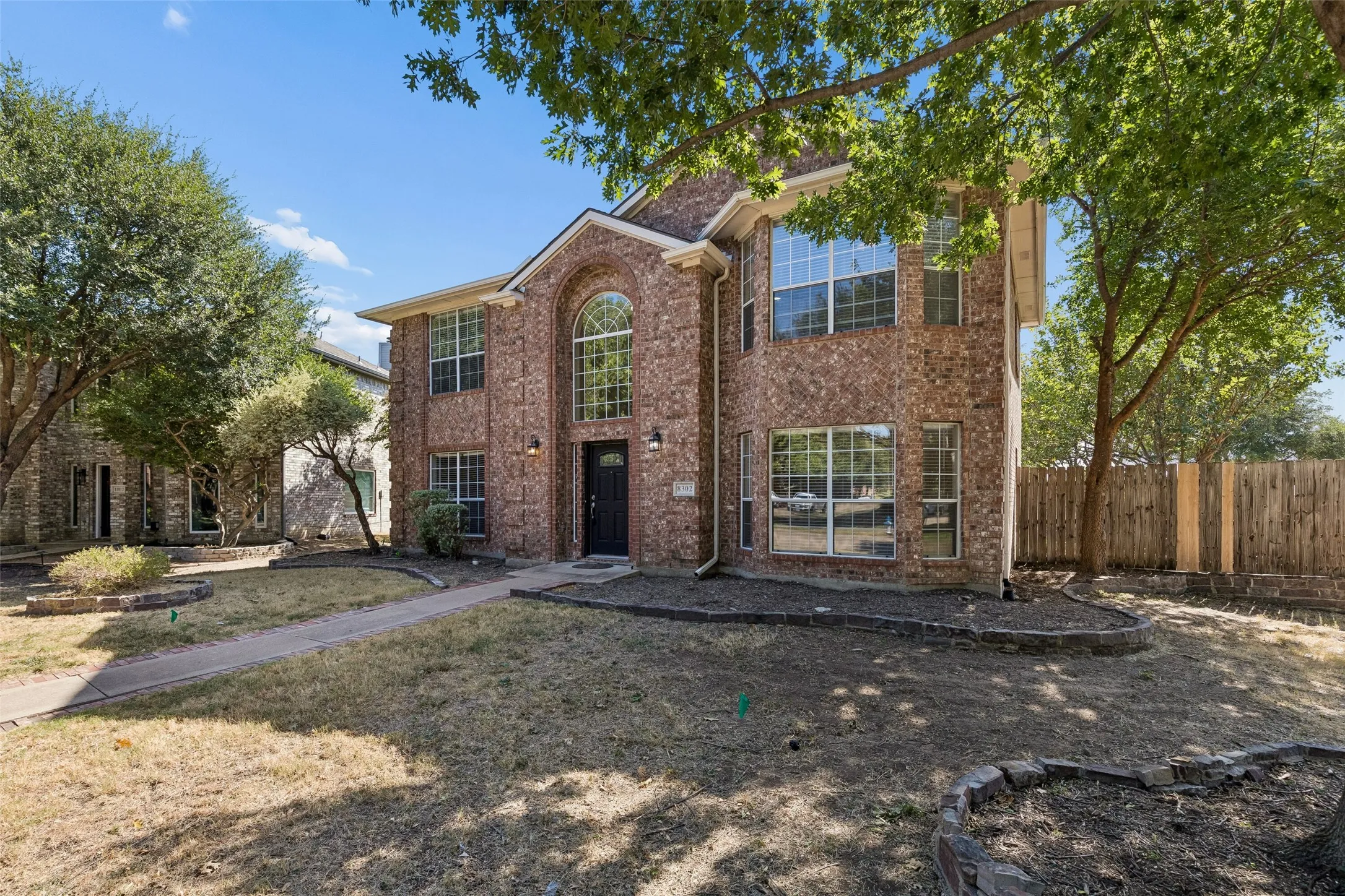Single Family Residence For Rent in Collin County , 8302 Sebastian, Frisco, Texas 75035, 4 Bedroom, 4 Bathroom, 2 Garage spaces, 2,226 Sqft, built in 1993, mls#21358895, Real Estate Agent in Frisco, Homes For Rent in Collin county, Homes For Rent in Frisco, Realtor in Frisco Texas, Real Estate Brokerage Independent Realty Texas, Luminita Cordes Realtor
