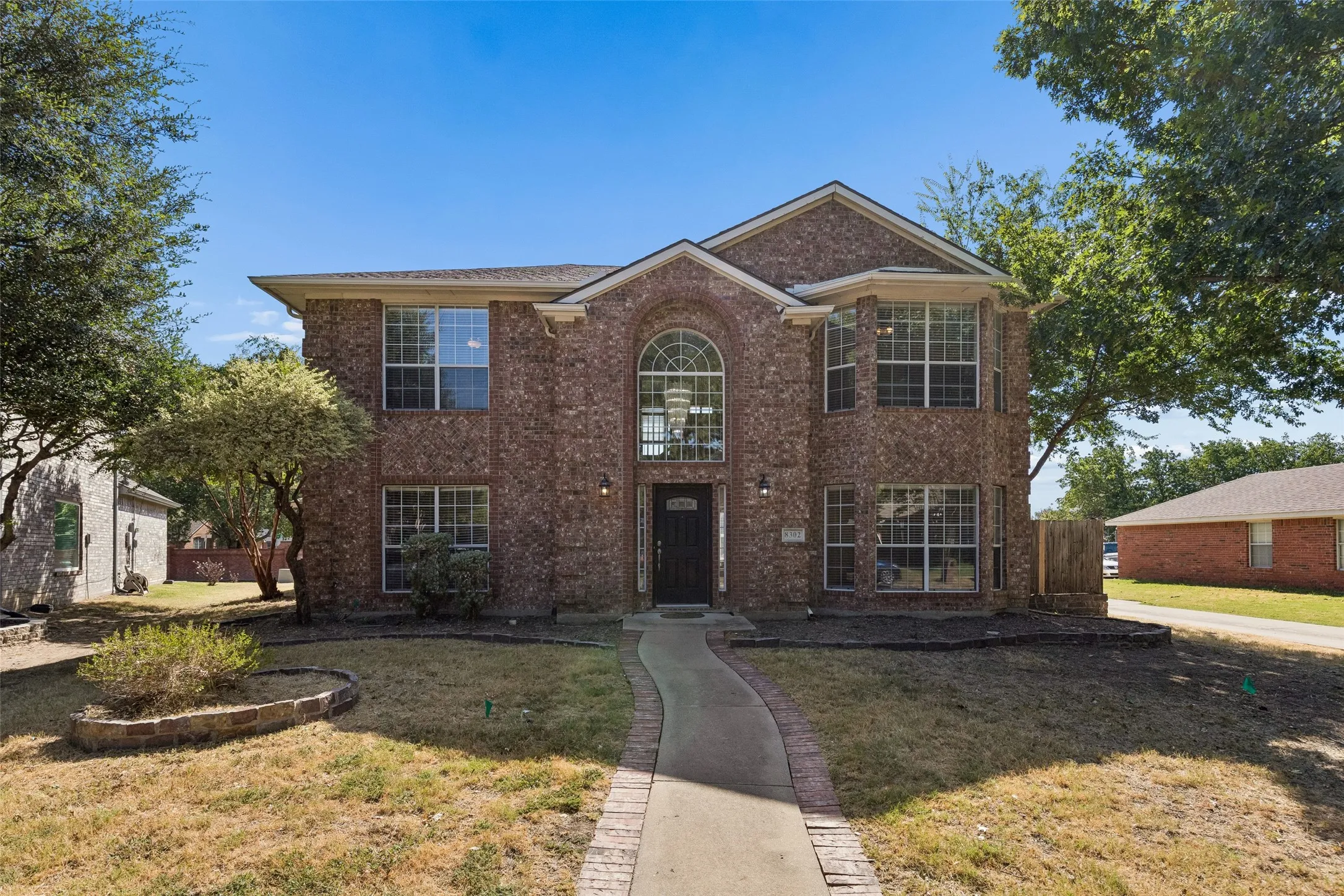 Single Family Residence For Rent in Collin County , 8302 Sebastian, Frisco, Texas 75035, 4 Bedroom, 4 Bathroom, 2 Garage spaces, 2,226 Sqft, built in 1993, mls#21358895, Real Estate Agent in Frisco, Homes For Rent in Collin county, Homes For Rent in Frisco, Realtor in Frisco Texas, Real Estate Brokerage Independent Realty Texas, Luminita Cordes Realtor