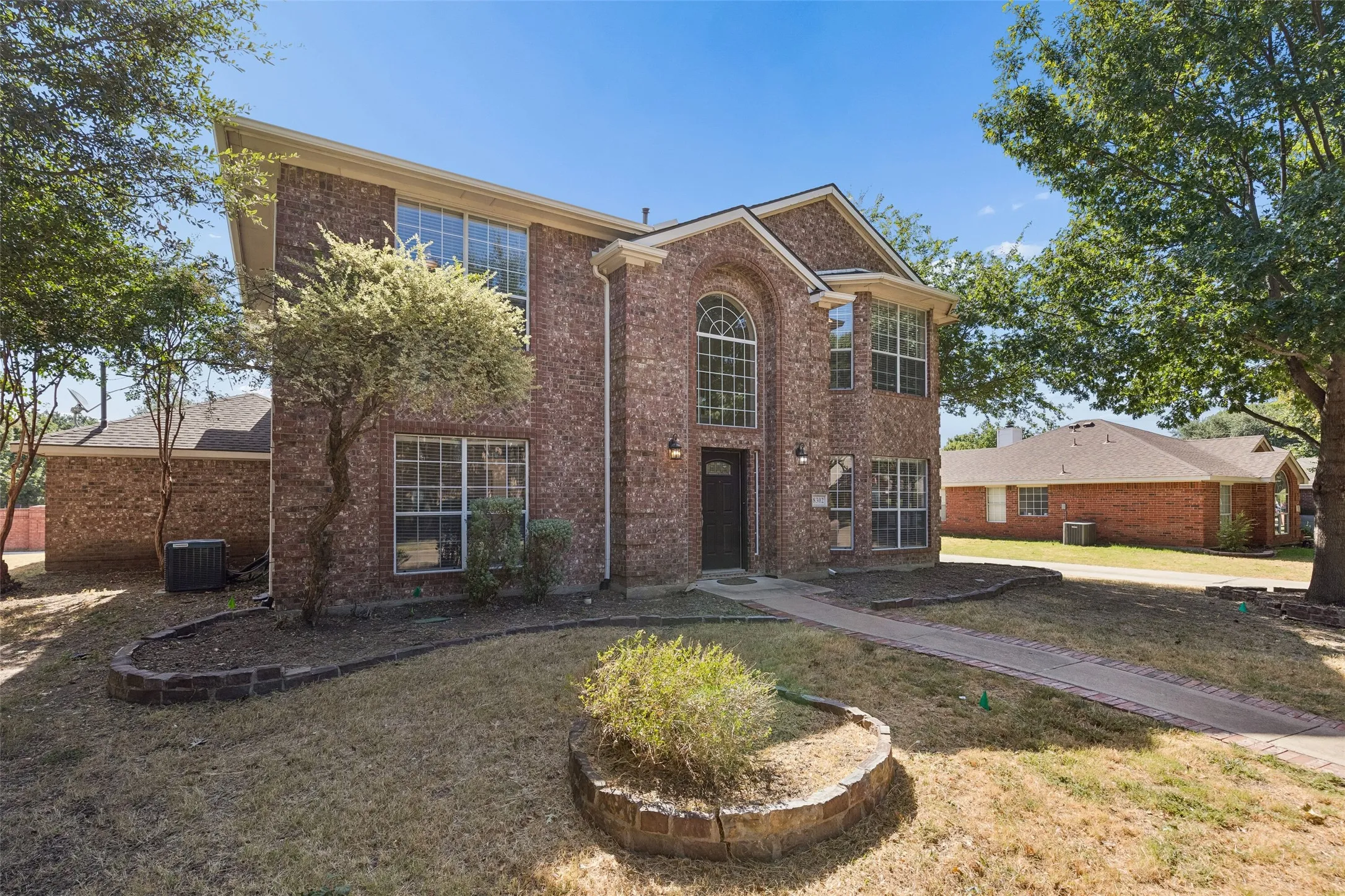 Single Family Residence For Rent in Collin County , 8302 Sebastian, Frisco, Texas 75035, 4 Bedroom, 4 Bathroom, 2 Garage spaces, 2,226 Sqft, built in 1993, mls#21358895, Real Estate Agent in Frisco, Homes For Rent in Collin county, Homes For Rent in Frisco, Realtor in Frisco Texas, Real Estate Brokerage Independent Realty Texas, Luminita Cordes Realtor