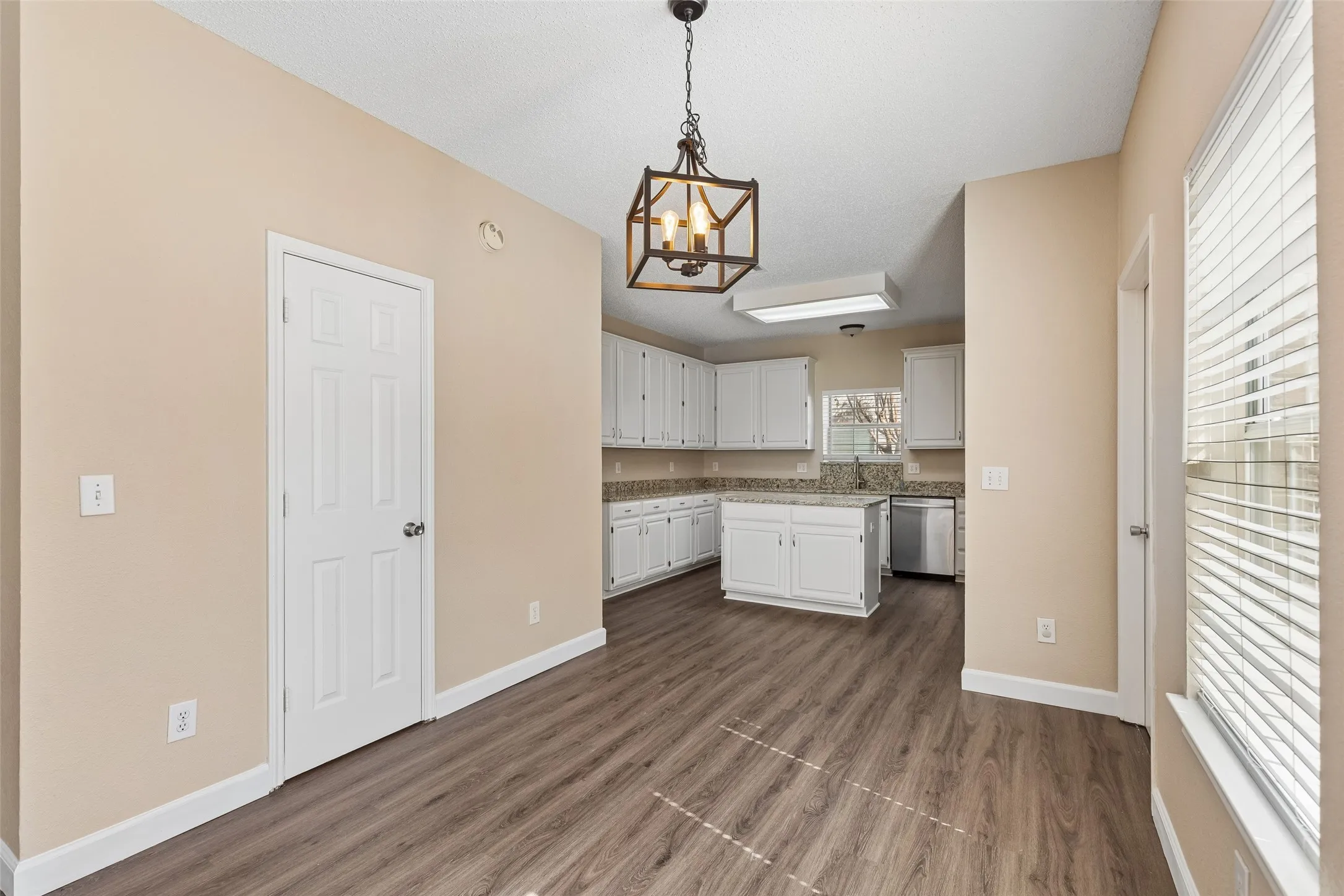 Single Family Residence For Rent in Collin County , 8302 Sebastian, Frisco, Texas 75035, 4 Bedroom, 4 Bathroom, 2 Garage spaces, 2,226 Sqft, built in 1993, mls#21358895, Real Estate Agent in Frisco, Homes For Rent in Collin county, Homes For Rent in Frisco, Realtor in Frisco Texas, Real Estate Brokerage Independent Realty Texas, Luminita Cordes Realtor