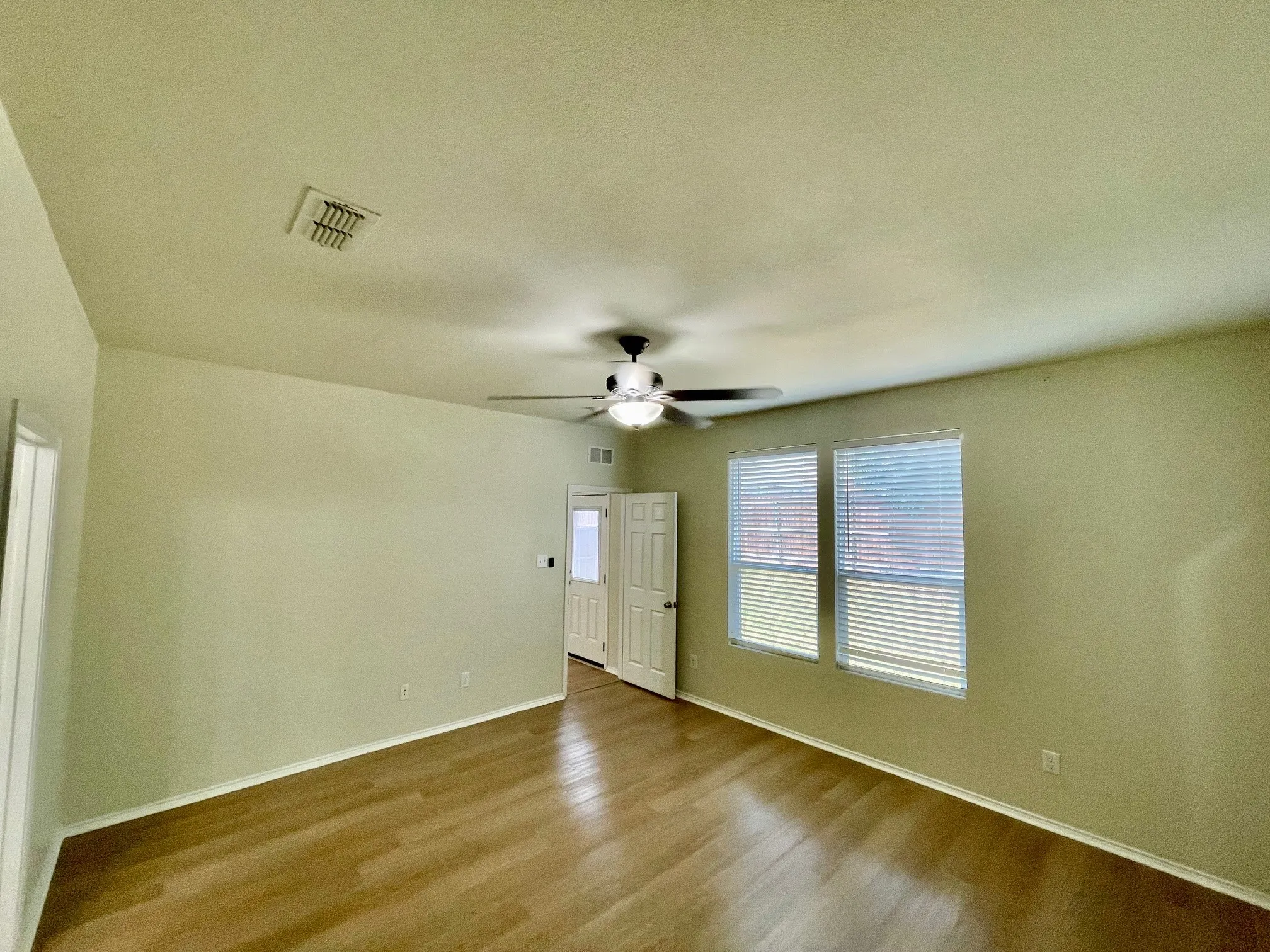 Single Family Residence For Rent in Collin County , 3011 Whispering Pine Boulevard, Melissa, Texas 75454, 3 Bedroom, 2 Bathroom, 2 Garage spaces, 1,700 Sqft, built in 2014, mls#21367024, Real Estate Agent in Melissa, Homes For Rent in Collin county, Homes For Rent in Melissa, Realtor in Melissa Texas, Real Estate Brokerage Independent Realty Texas, Luminita Cordes Realtor