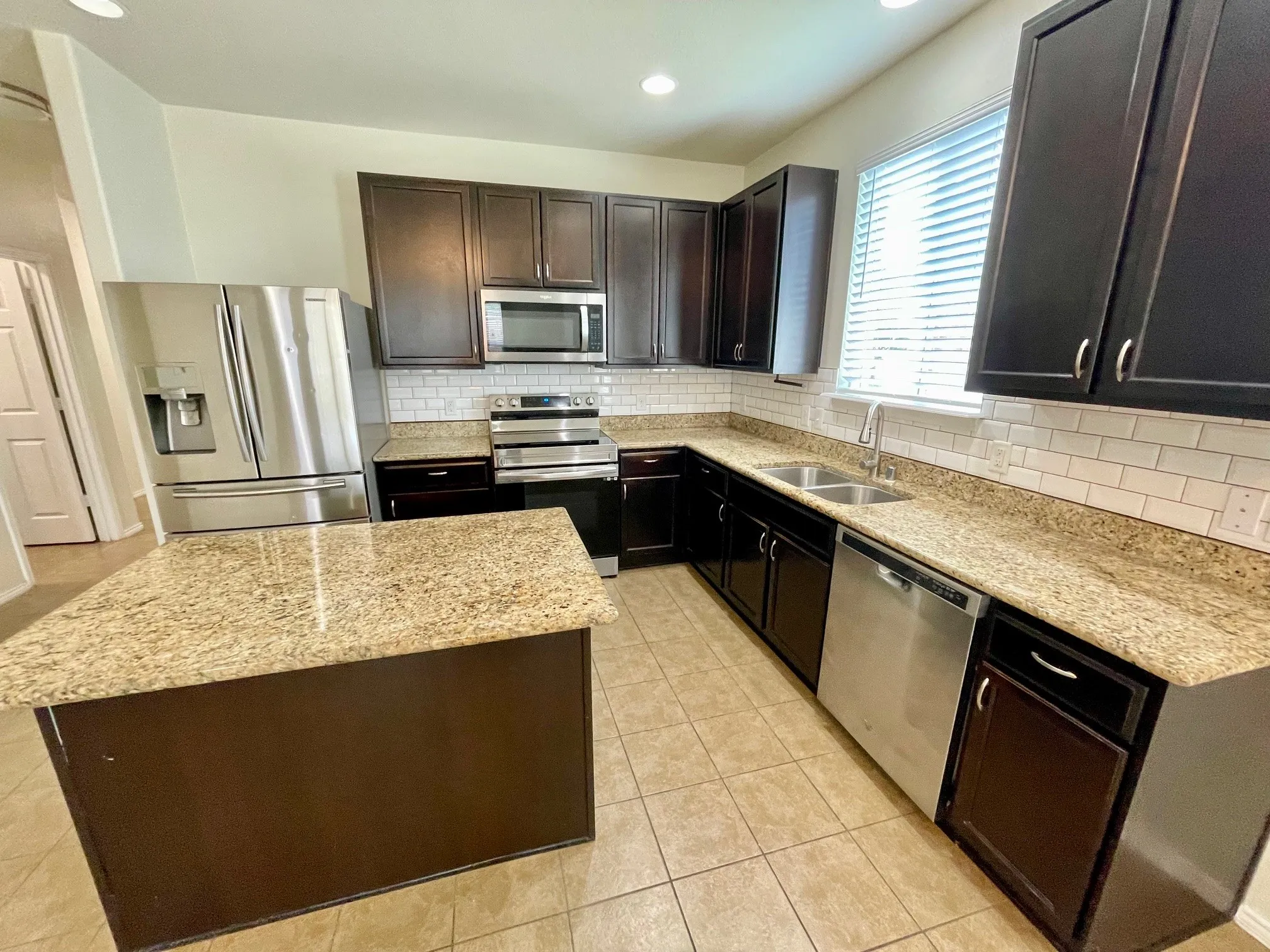 Single Family Residence For Rent in Collin County , 3011 Whispering Pine Boulevard, Melissa, Texas 75454, 3 Bedroom, 2 Bathroom, 2 Garage spaces, 1,700 Sqft, built in 2014, mls#21367024, Real Estate Agent in Melissa, Homes For Rent in Collin county, Homes For Rent in Melissa, Realtor in Melissa Texas, Real Estate Brokerage Independent Realty Texas, Luminita Cordes Realtor