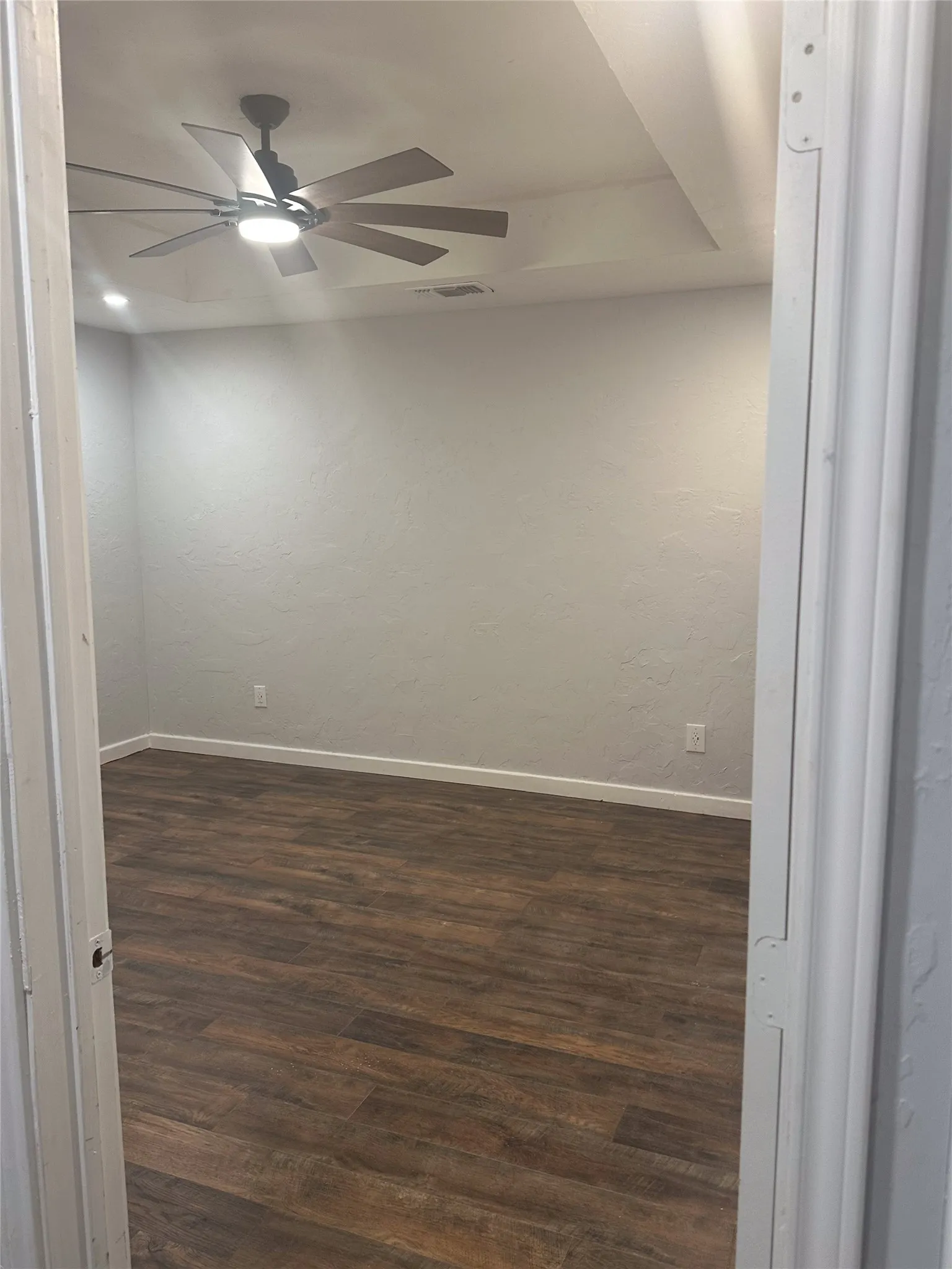 Single Family Residence For Sale in Smith County , 2708 Mcdonald Road, Tyler, Texas 75701, 3 Bedroom, 2 Bathroom, 2 Garage spaces, 1,591 Sqft, built in 1959, mls#21366066, Real Estate Agent in Tyler, Homes For Sale in Smith county, Homes For Sale in Tyler, Realtor in Tyler Texas, Real Estate Brokerage Independent Realty Texas, Luminita Cordes Realtor