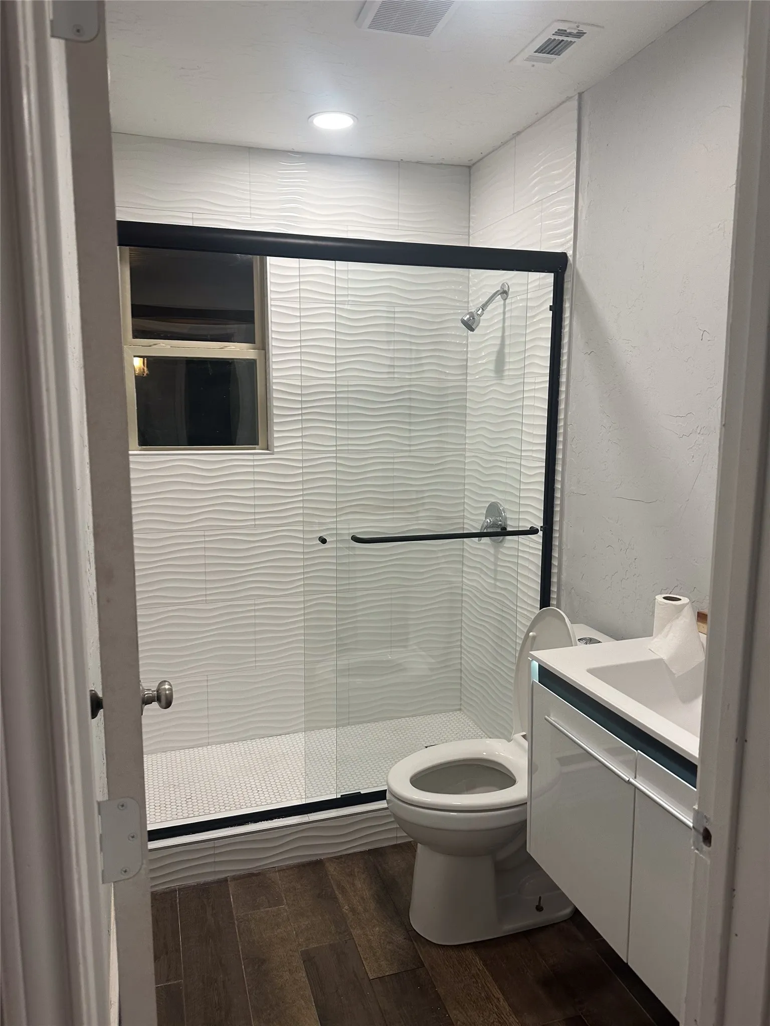 Single Family Residence For Sale in Smith County , 2708 Mcdonald Road, Tyler, Texas 75701, 3 Bedroom, 2 Bathroom, 2 Garage spaces, 1,591 Sqft, built in 1959, mls#21366066, Real Estate Agent in Tyler, Homes For Sale in Smith county, Homes For Sale in Tyler, Realtor in Tyler Texas, Real Estate Brokerage Independent Realty Texas, Luminita Cordes Realtor
