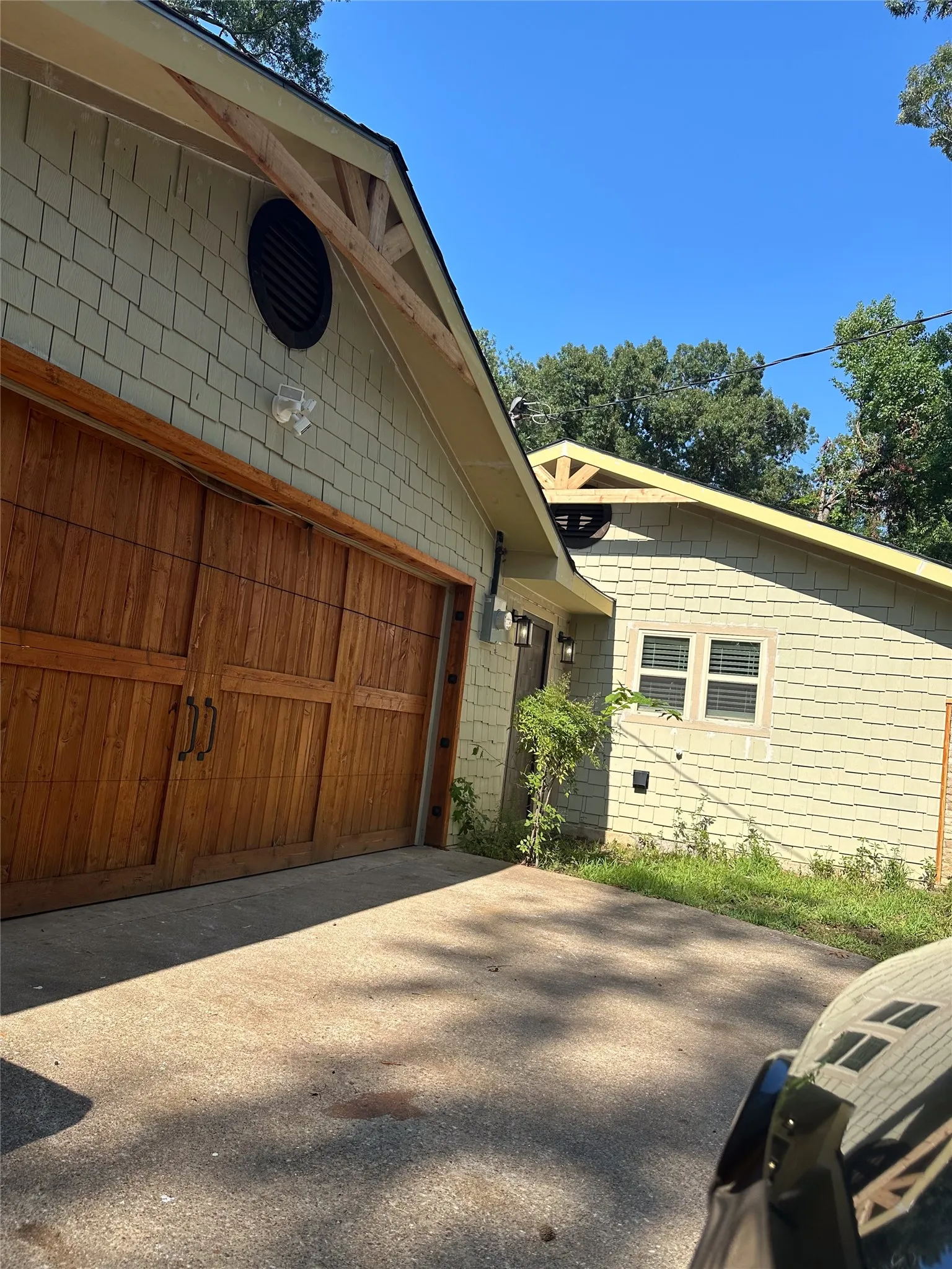 Single Family Residence For Sale in Smith County , 2708 Mcdonald Road, Tyler, Texas 75701, 3 Bedroom, 2 Bathroom, 2 Garage spaces, 1,591 Sqft, built in 1959, mls#21366066, Real Estate Agent in Tyler, Homes For Sale in Smith county, Homes For Sale in Tyler, Realtor in Tyler Texas, Real Estate Brokerage Independent Realty Texas, Luminita Cordes Realtor