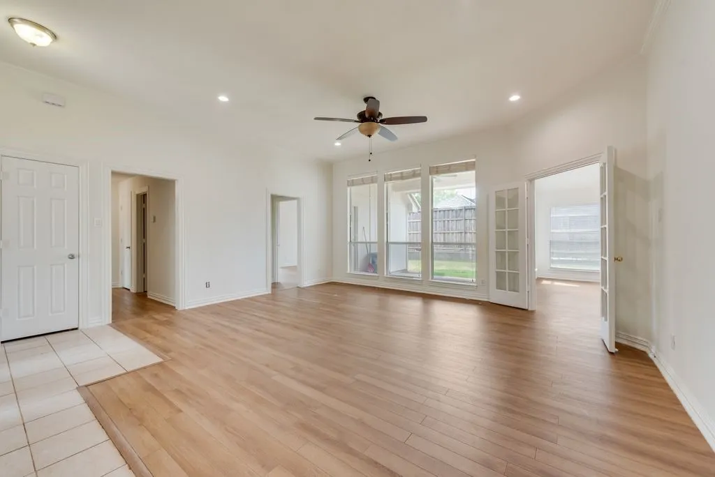 Single Family Residence For Sale in Tarrant County , 721 Herman Drive, Hurst, Texas 76054, 4 Bedroom, 2 Bathroom, 2 Garage spaces, 2,062 Sqft, built in 1996, mls#21367026, Real Estate Agent in Hurst, Homes For Sale in Tarrant county, Homes For Sale in Hurst, Realtor in Hurst Texas, Real Estate Brokerage Independent Realty Texas, Luminita Cordes Realtor