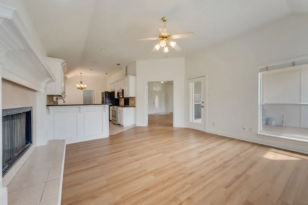 Single Family Residence For Sale in Tarrant County , 721 Herman Drive, Hurst, Texas 76054, 4 Bedroom, 2 Bathroom, 2 Garage spaces, 2,062 Sqft, built in 1996, mls#21367026, Real Estate Agent in Hurst, Homes For Sale in Tarrant county, Homes For Sale in Hurst, Realtor in Hurst Texas, Real Estate Brokerage Independent Realty Texas, Luminita Cordes Realtor