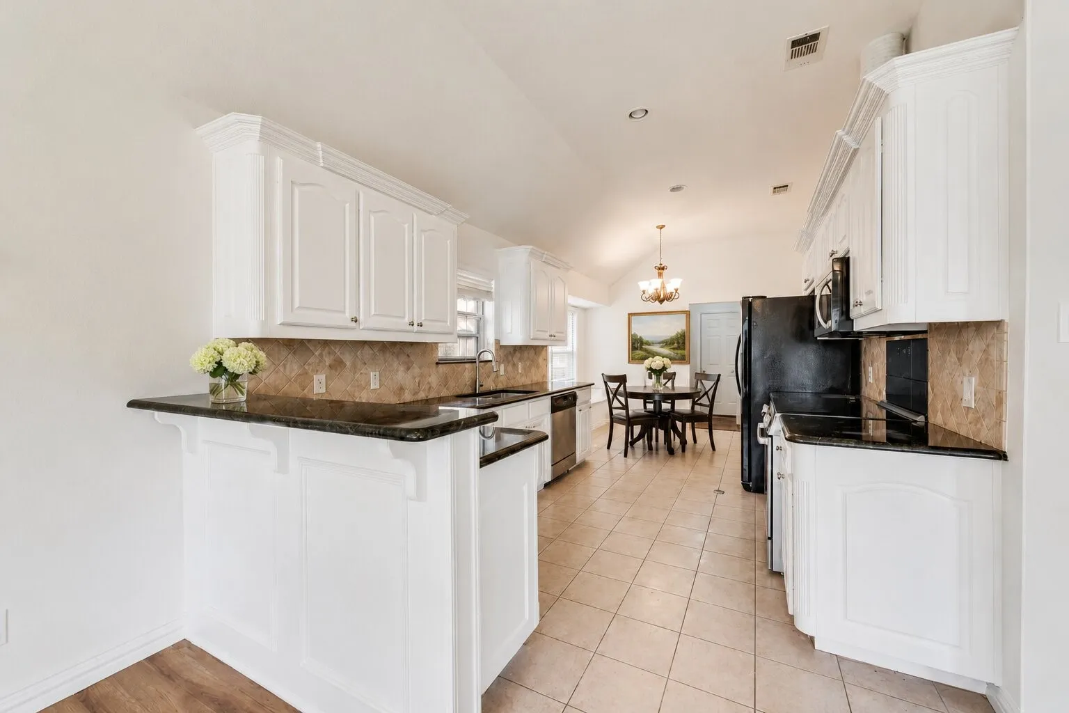 Single Family Residence For Sale in Tarrant County , 721 Herman Drive, Hurst, Texas 76054, 4 Bedroom, 2 Bathroom, 2 Garage spaces, 2,062 Sqft, built in 1996, mls#21367026, Real Estate Agent in Hurst, Homes For Sale in Tarrant county, Homes For Sale in Hurst, Realtor in Hurst Texas, Real Estate Brokerage Independent Realty Texas, Luminita Cordes Realtor