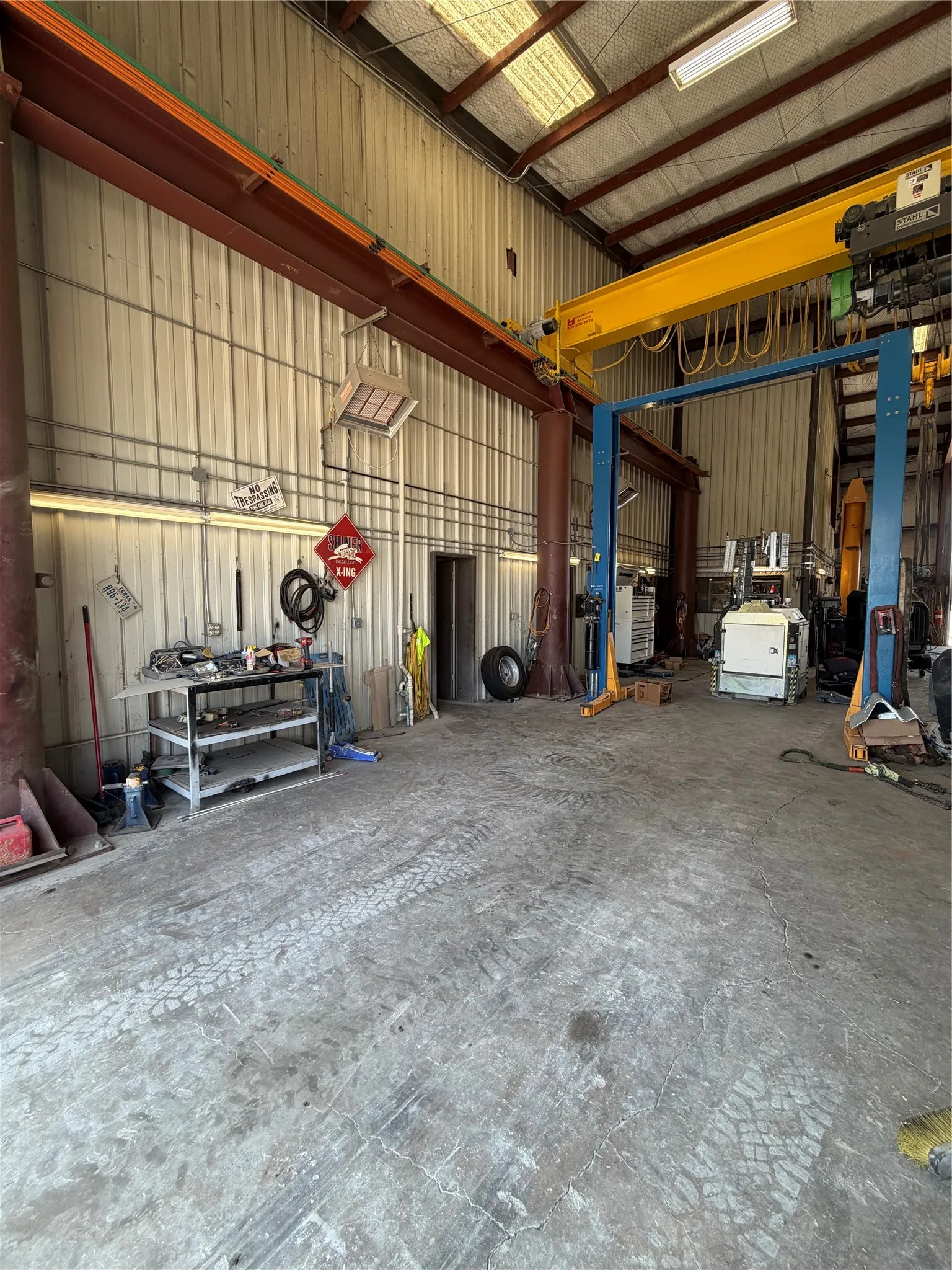 Industrial For Rent in Cooke County , 2827 W Highway 82, Gainesville, Texas 76240, 0, 0, Garage spaces, 0 Sqft, built in 1985, mls#21367028, Real Estate Agent in Gainesville, Homes For Rent in Cooke county, Homes For Rent in Gainesville, Realtor in Gainesville Texas, Real Estate Brokerage Independent Realty Texas, Luminita Cordes Realtor