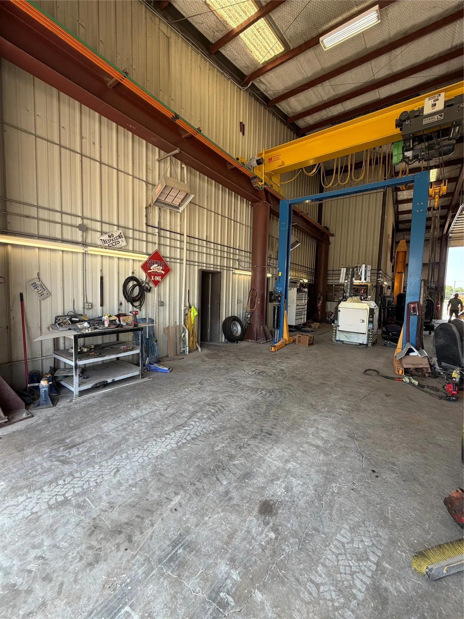 Industrial For Rent in Cooke County , 2827 W Highway 82, Gainesville, Texas 76240, 0, 0, Garage spaces, 0 Sqft, built in 1985, mls#21367028, Real Estate Agent in Gainesville, Homes For Rent in Cooke county, Homes For Rent in Gainesville, Realtor in Gainesville Texas, Real Estate Brokerage Independent Realty Texas, Luminita Cordes Realtor