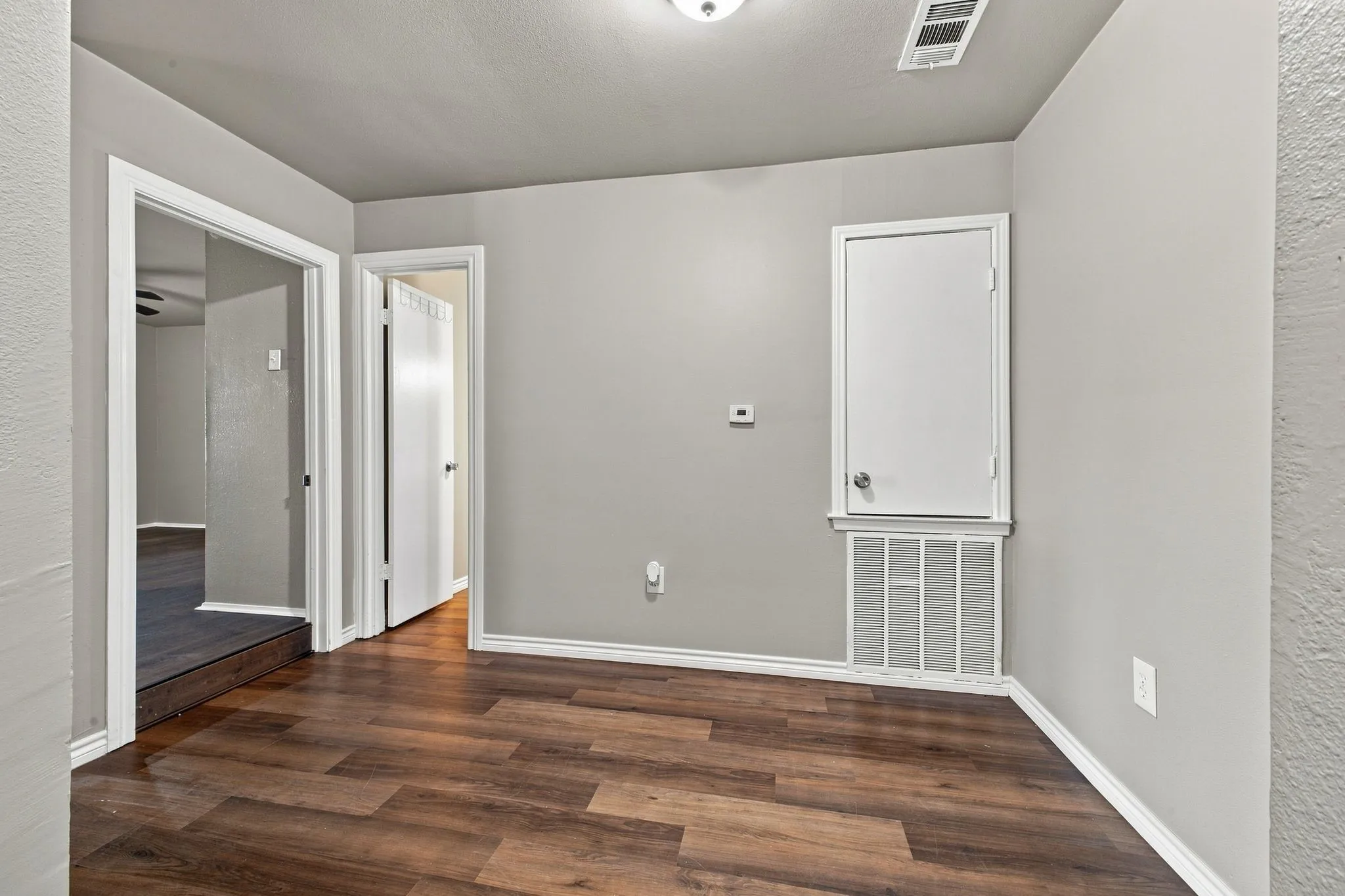 Condominium For Rent in Dallas County , 9696 Walnut Street 1902, Dallas, Texas 75243, 1 Bedroom, 1 Bathroom, Garage spaces, 730 Sqft, built in 1981, mls#21366979, Real Estate Agent in Dallas, Homes For Rent in Dallas county, Homes For Rent in Dallas, Realtor in Dallas Texas, Real Estate Brokerage Independent Realty Texas, Luminita Cordes Realtor