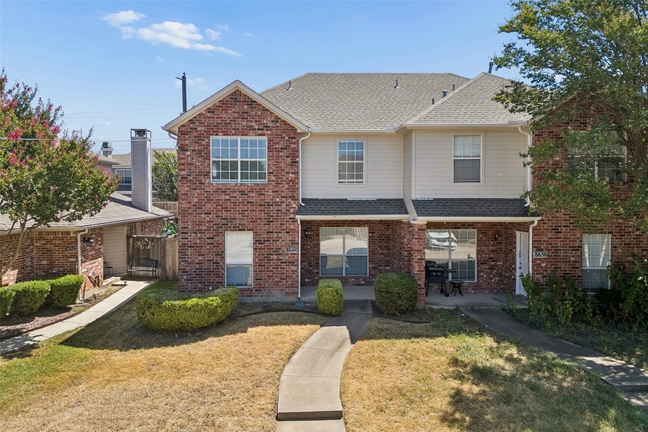 Duplex For Rent in Collin County , 8660 Hawthorne Street, Frisco, Texas 75034, 3 Bedroom, 3 Bathroom, 2 Garage spaces, 1,459 Sqft, built in 1998, Price $2,300, mls#21358893, Real Estate Agent in Frisco, Homes For Rent in Collin county, Homes For Rent in Frisco, Realtor in Frisco Texas, Real Estate Brokerage Independent Realty Texas, Luminita Cordes Realtor