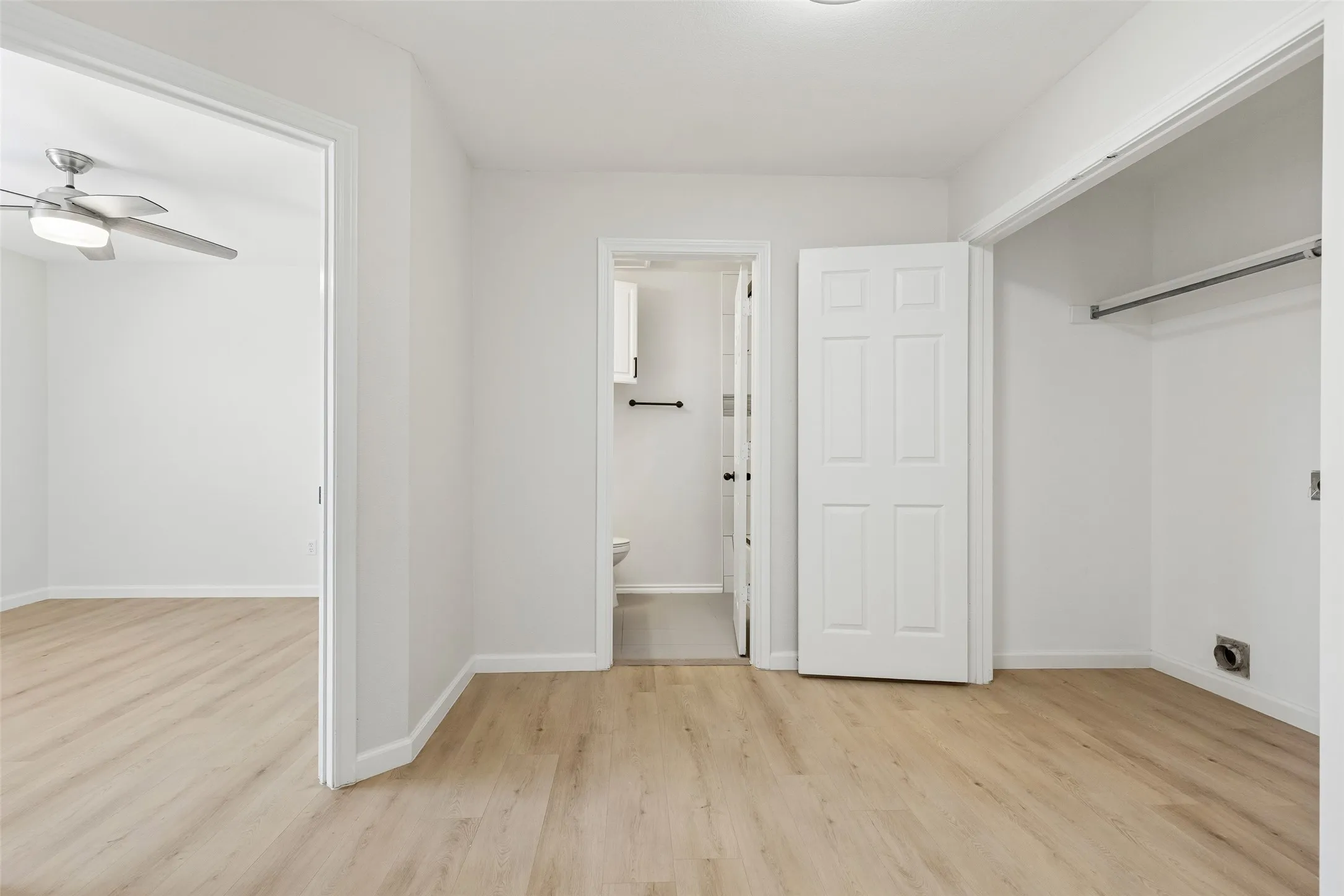 Duplex For Rent in Collin County , 8660 Hawthorne Street, Frisco, Texas 75034, 3 Bedroom, 3 Bathroom, 2 Garage spaces, 1,459 Sqft, built in 1998, Price $2,300, mls#21358893, Real Estate Agent in Frisco, Homes For Rent in Collin county, Homes For Rent in Frisco, Realtor in Frisco Texas, Real Estate Brokerage Independent Realty Texas, Luminita Cordes Realtor