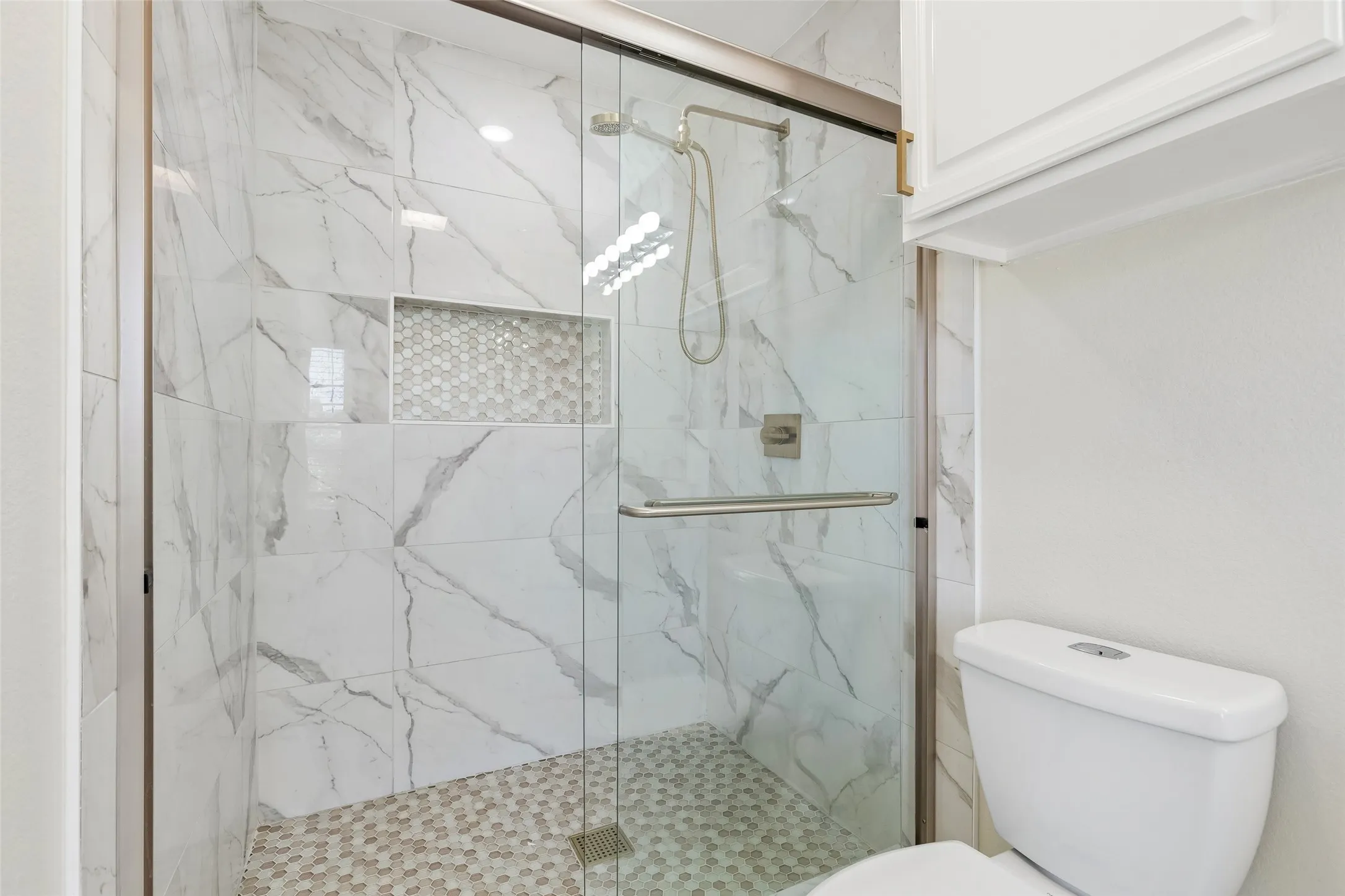Duplex For Rent in Collin County , 8660 Hawthorne Street, Frisco, Texas 75034, 3 Bedroom, 3 Bathroom, 2 Garage spaces, 1,459 Sqft, built in 1998, Price $2,300, mls#21358893, Real Estate Agent in Frisco, Homes For Rent in Collin county, Homes For Rent in Frisco, Realtor in Frisco Texas, Real Estate Brokerage Independent Realty Texas, Luminita Cordes Realtor