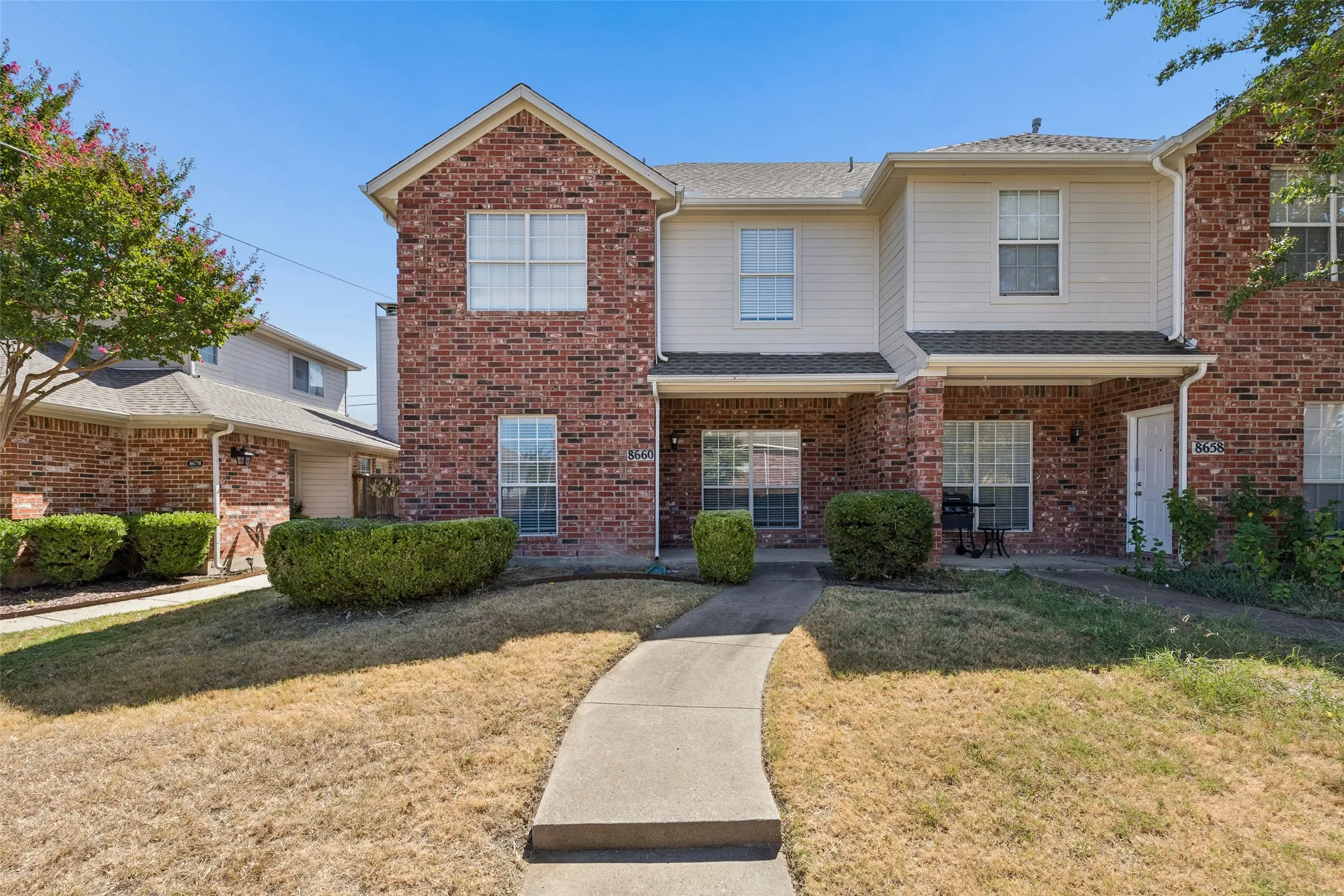Duplex For Rent in Collin County , 8660 Hawthorne Street, Frisco, Texas 75034, 3 Bedroom, 3 Bathroom, 2 Garage spaces, 1,459 Sqft, built in 1998, Price $2,300, mls#21358893, Real Estate Agent in Frisco, Homes For Rent in Collin county, Homes For Rent in Frisco, Realtor in Frisco Texas, Real Estate Brokerage Independent Realty Texas, Luminita Cordes Realtor