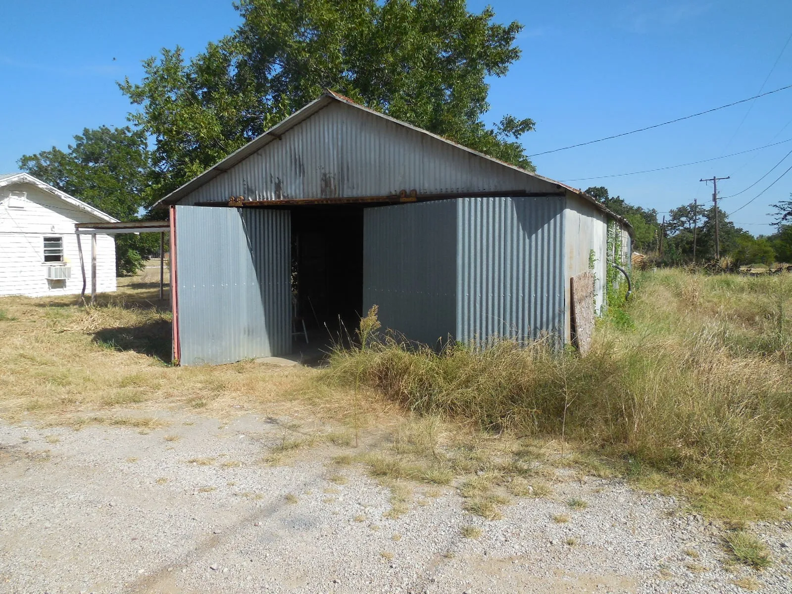 Single Family Residence For Sale in Eastland County , 502 Travis Street, Ranger, Texas 76470, 2 Bedroom, 1 Bathroom, 2 Garage spaces, 1,140 Sqft, built in 1938, Price $75,000, mls#21367035, Real Estate Agent in Ranger, Homes For Sale in Eastland county, Homes For Sale in Ranger, Realtor in Ranger Texas, Real Estate Brokerage Independent Realty Texas, Luminita Cordes Realtor