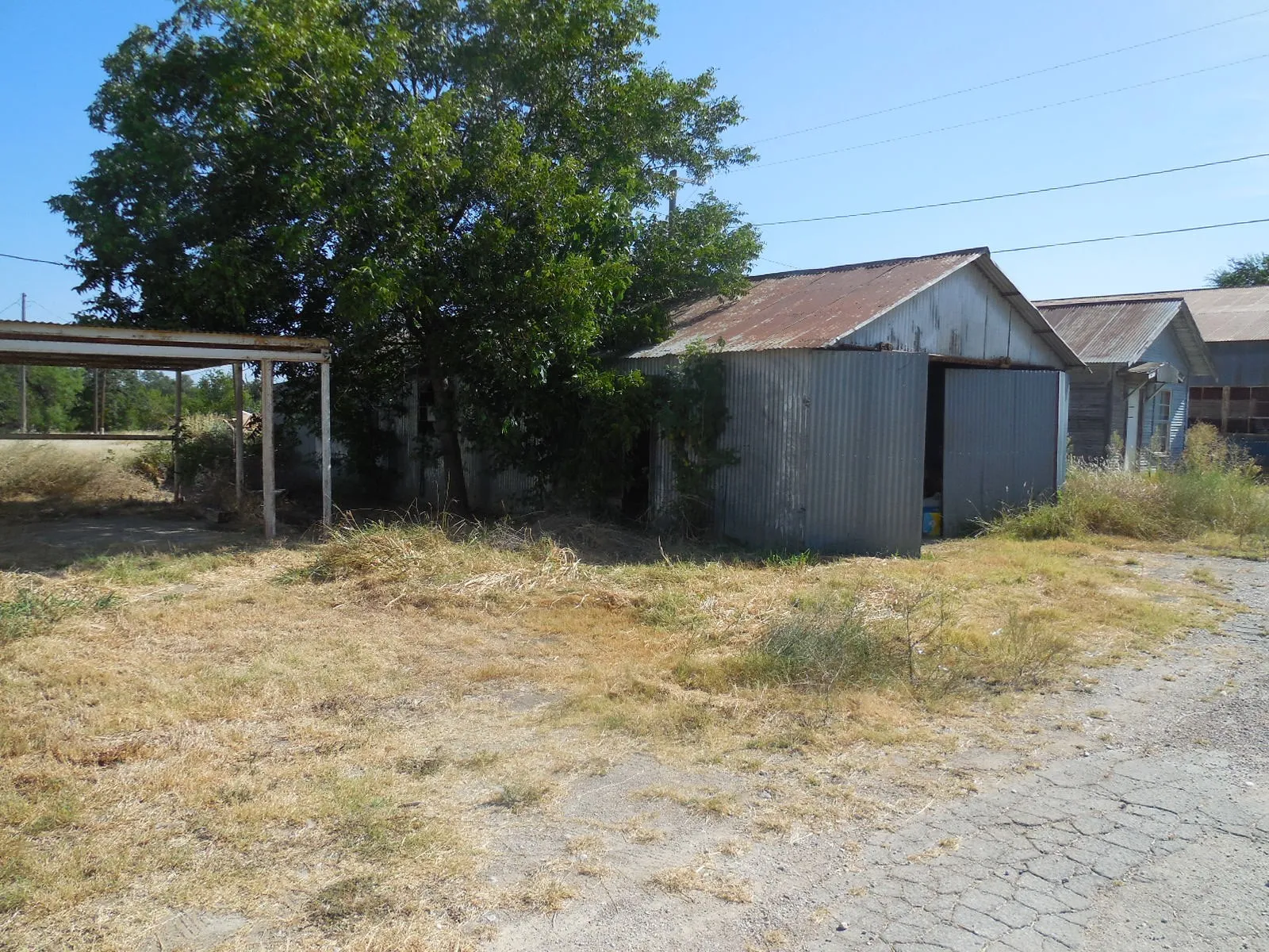 Single Family Residence For Sale in Eastland County , 502 Travis Street, Ranger, Texas 76470, 2 Bedroom, 1 Bathroom, 2 Garage spaces, 1,140 Sqft, built in 1938, Price $75,000, mls#21367035, Real Estate Agent in Ranger, Homes For Sale in Eastland county, Homes For Sale in Ranger, Realtor in Ranger Texas, Real Estate Brokerage Independent Realty Texas, Luminita Cordes Realtor