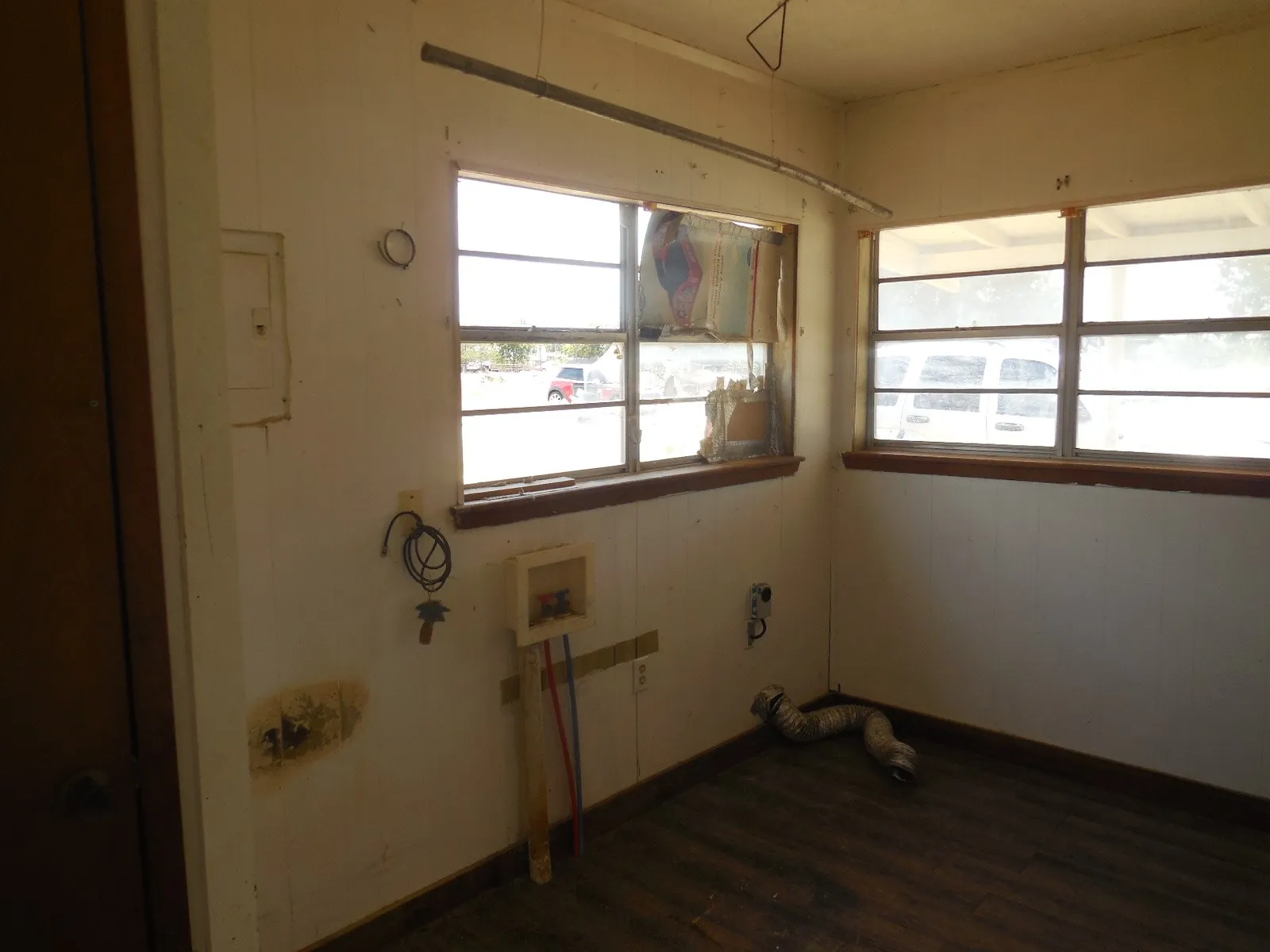 Single Family Residence For Sale in Eastland County , 502 Travis Street, Ranger, Texas 76470, 2 Bedroom, 1 Bathroom, 2 Garage spaces, 1,140 Sqft, built in 1938, Price $75,000, mls#21367035, Real Estate Agent in Ranger, Homes For Sale in Eastland county, Homes For Sale in Ranger, Realtor in Ranger Texas, Real Estate Brokerage Independent Realty Texas, Luminita Cordes Realtor