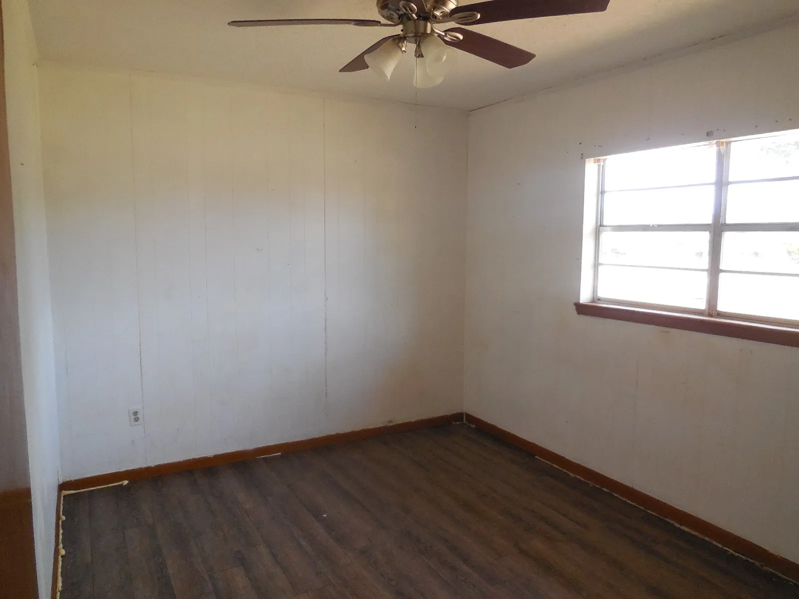 Single Family Residence For Sale in Eastland County , 502 Travis Street, Ranger, Texas 76470, 2 Bedroom, 1 Bathroom, 2 Garage spaces, 1,140 Sqft, built in 1938, Price $75,000, mls#21367035, Real Estate Agent in Ranger, Homes For Sale in Eastland county, Homes For Sale in Ranger, Realtor in Ranger Texas, Real Estate Brokerage Independent Realty Texas, Luminita Cordes Realtor