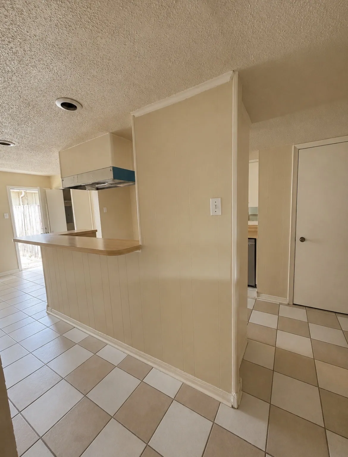 Kitchen bar