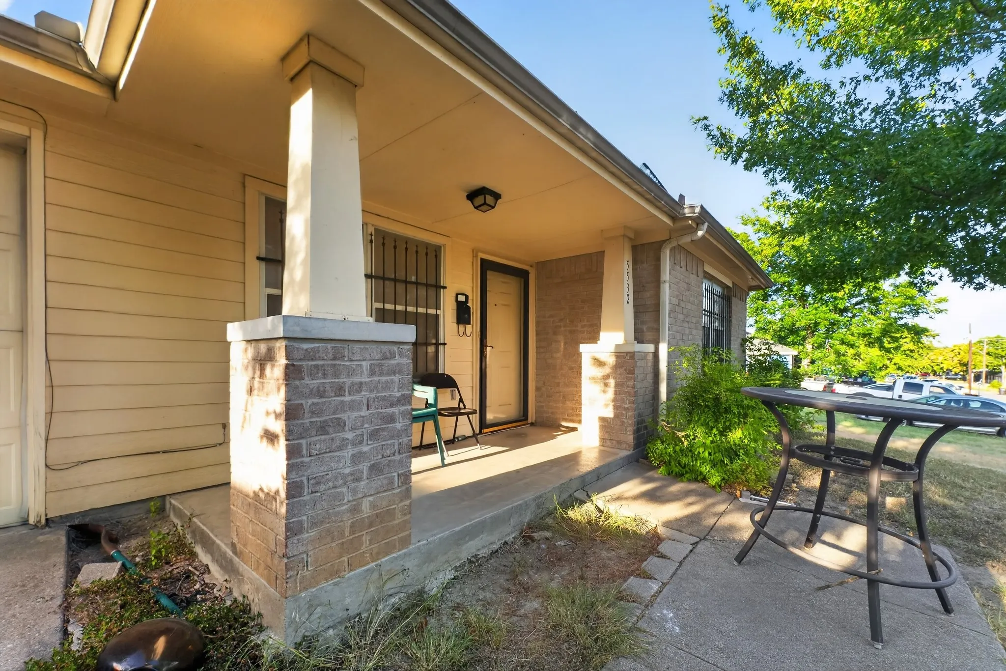 Single Family Residence For Sale in Tarrant County , 5532 Fernander Drive, Fort Worth, Texas 76107, 3 Bedroom, 2 Bathroom, 1 Garage spaces, 1,208 Sqft, built in 2002, mls#21365422, Real Estate Agent in Fort Worth, Homes For Sale in Tarrant county, Homes For Sale in Fort Worth, Realtor in Fort Worth Texas, Real Estate Brokerage Independent Realty Texas, Luminita Cordes Realtor