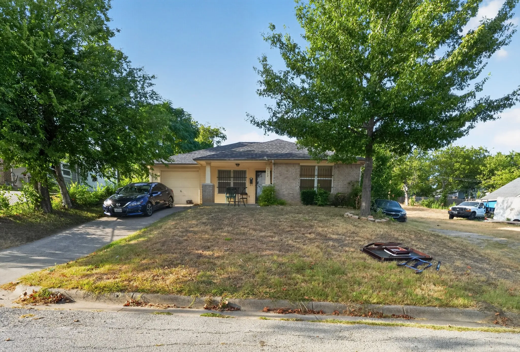 Single Family Residence For Sale in Tarrant County , 5532 Fernander Drive, Fort Worth, Texas 76107, 3 Bedroom, 2 Bathroom, 1 Garage spaces, 1,208 Sqft, built in 2002, mls#21365422, Real Estate Agent in Fort Worth, Homes For Sale in Tarrant county, Homes For Sale in Fort Worth, Realtor in Fort Worth Texas, Real Estate Brokerage Independent Realty Texas, Luminita Cordes Realtor