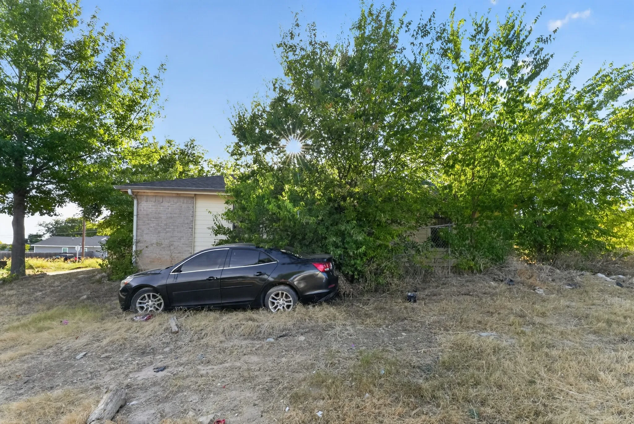 Single Family Residence For Sale in Tarrant County , 5532 Fernander Drive, Fort Worth, Texas 76107, 3 Bedroom, 2 Bathroom, 1 Garage spaces, 1,208 Sqft, built in 2002, mls#21365422, Real Estate Agent in Fort Worth, Homes For Sale in Tarrant county, Homes For Sale in Fort Worth, Realtor in Fort Worth Texas, Real Estate Brokerage Independent Realty Texas, Luminita Cordes Realtor