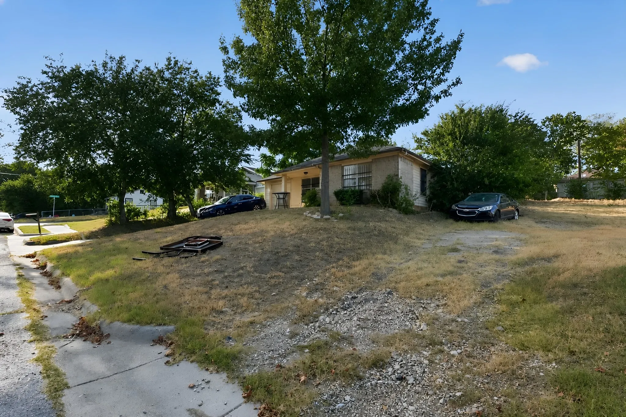 Single Family Residence For Sale in Tarrant County , 5532 Fernander Drive, Fort Worth, Texas 76107, 3 Bedroom, 2 Bathroom, 1 Garage spaces, 1,208 Sqft, built in 2002, mls#21365422, Real Estate Agent in Fort Worth, Homes For Sale in Tarrant county, Homes For Sale in Fort Worth, Realtor in Fort Worth Texas, Real Estate Brokerage Independent Realty Texas, Luminita Cordes Realtor