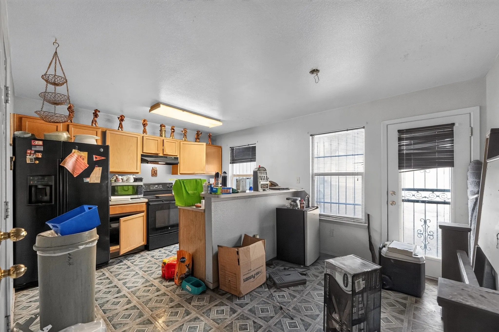 Single Family Residence For Sale in Tarrant County , 5532 Fernander Drive, Fort Worth, Texas 76107, 3 Bedroom, 2 Bathroom, 1 Garage spaces, 1,208 Sqft, built in 2002, mls#21365422, Real Estate Agent in Fort Worth, Homes For Sale in Tarrant county, Homes For Sale in Fort Worth, Realtor in Fort Worth Texas, Real Estate Brokerage Independent Realty Texas, Luminita Cordes Realtor