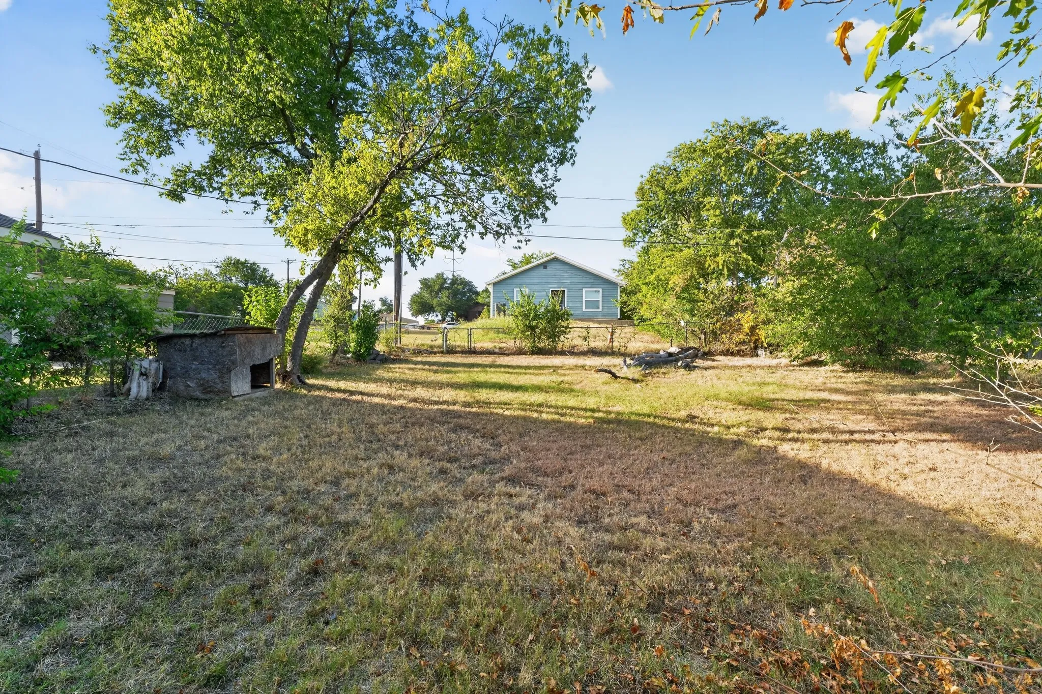 Single Family Residence For Sale in Tarrant County , 5532 Fernander Drive, Fort Worth, Texas 76107, 3 Bedroom, 2 Bathroom, 1 Garage spaces, 1,208 Sqft, built in 2002, mls#21365422, Real Estate Agent in Fort Worth, Homes For Sale in Tarrant county, Homes For Sale in Fort Worth, Realtor in Fort Worth Texas, Real Estate Brokerage Independent Realty Texas, Luminita Cordes Realtor