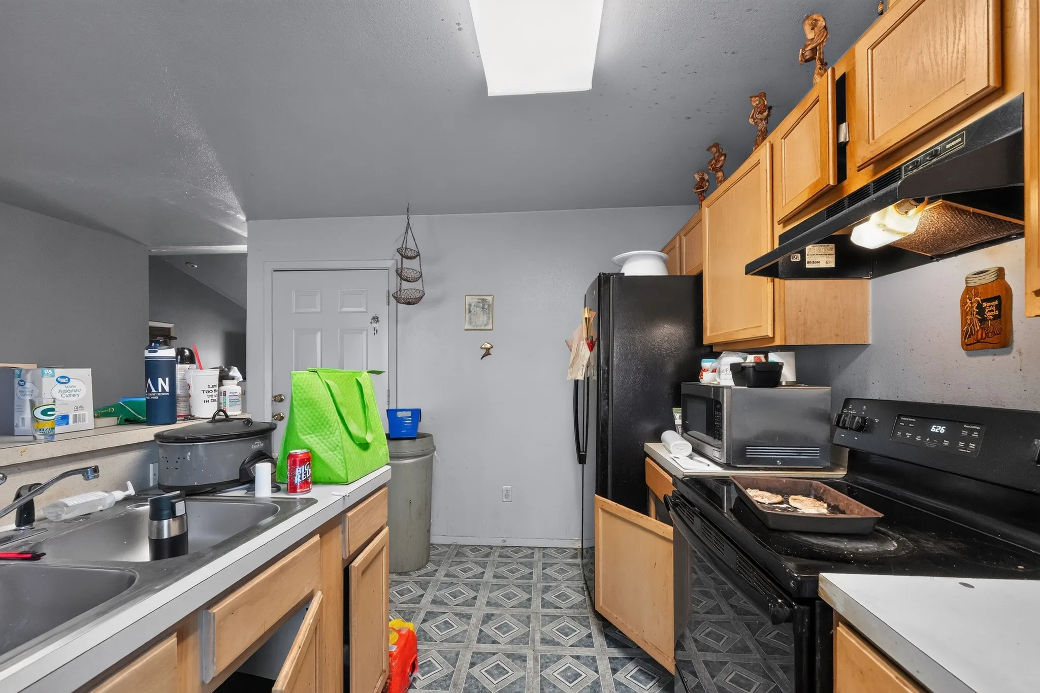 Single Family Residence For Sale in Tarrant County , 5532 Fernander Drive, Fort Worth, Texas 76107, 3 Bedroom, 2 Bathroom, 1 Garage spaces, 1,208 Sqft, built in 2002, mls#21365422, Real Estate Agent in Fort Worth, Homes For Sale in Tarrant county, Homes For Sale in Fort Worth, Realtor in Fort Worth Texas, Real Estate Brokerage Independent Realty Texas, Luminita Cordes Realtor