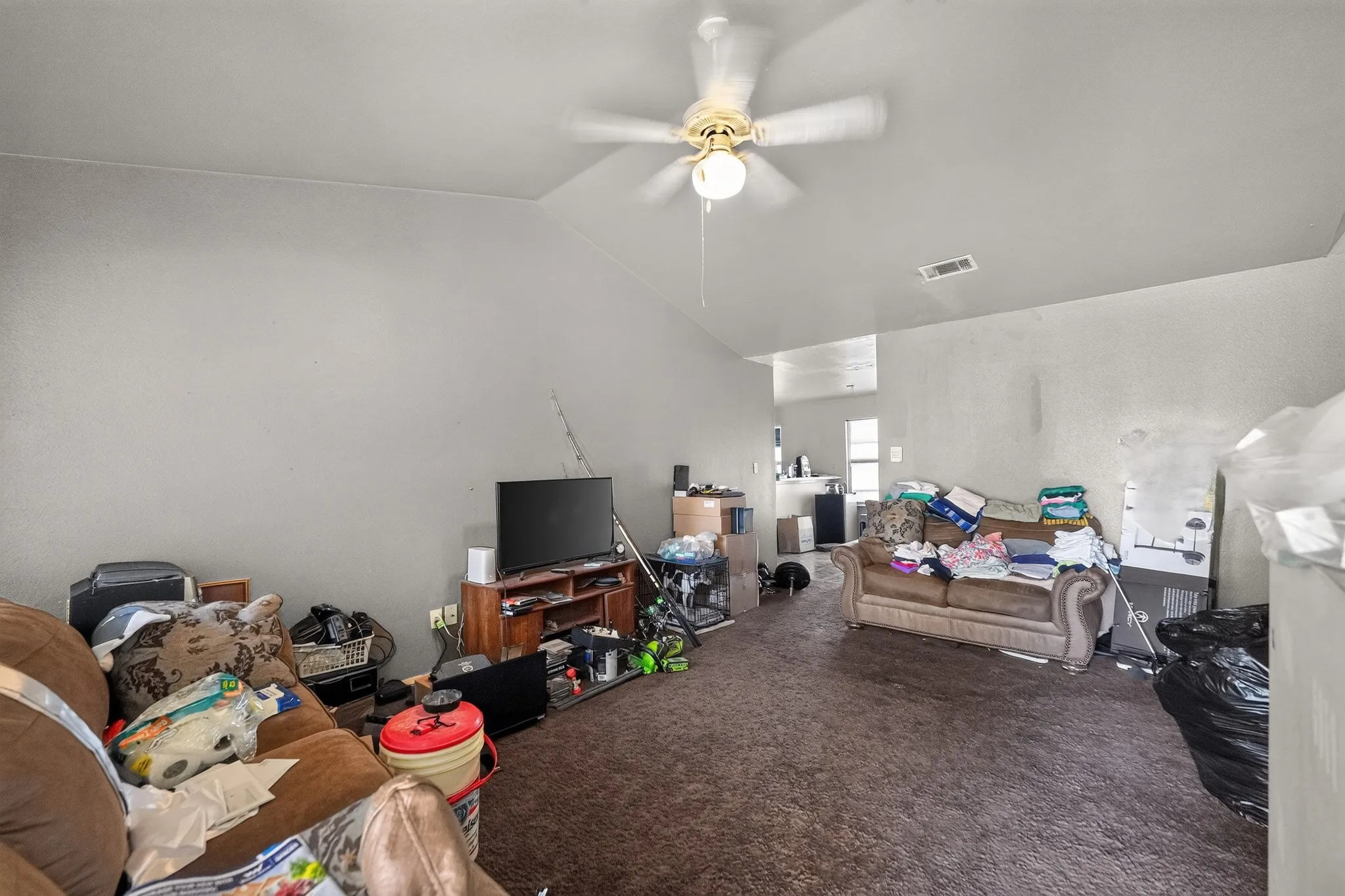 Single Family Residence For Sale in Tarrant County , 5532 Fernander Drive, Fort Worth, Texas 76107, 3 Bedroom, 2 Bathroom, 1 Garage spaces, 1,208 Sqft, built in 2002, mls#21365422, Real Estate Agent in Fort Worth, Homes For Sale in Tarrant county, Homes For Sale in Fort Worth, Realtor in Fort Worth Texas, Real Estate Brokerage Independent Realty Texas, Luminita Cordes Realtor