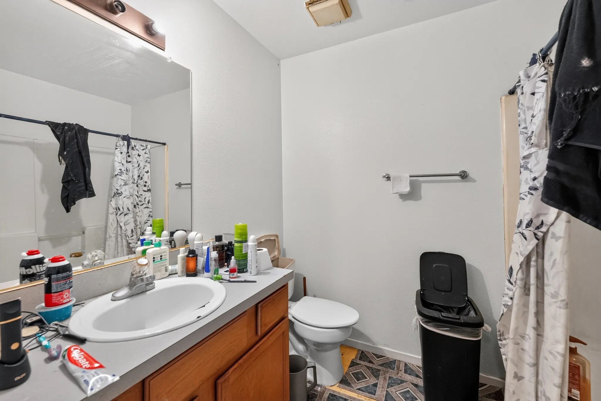 Single Family Residence For Sale in Tarrant County , 5532 Fernander Drive, Fort Worth, Texas 76107, 3 Bedroom, 2 Bathroom, 1 Garage spaces, 1,208 Sqft, built in 2002, mls#21365422, Real Estate Agent in Fort Worth, Homes For Sale in Tarrant county, Homes For Sale in Fort Worth, Realtor in Fort Worth Texas, Real Estate Brokerage Independent Realty Texas, Luminita Cordes Realtor