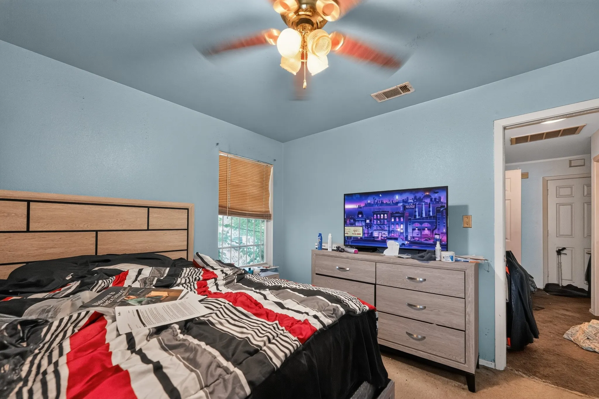 Single Family Residence For Sale in Tarrant County , 5532 Fernander Drive, Fort Worth, Texas 76107, 3 Bedroom, 2 Bathroom, 1 Garage spaces, 1,208 Sqft, built in 2002, mls#21365422, Real Estate Agent in Fort Worth, Homes For Sale in Tarrant county, Homes For Sale in Fort Worth, Realtor in Fort Worth Texas, Real Estate Brokerage Independent Realty Texas, Luminita Cordes Realtor