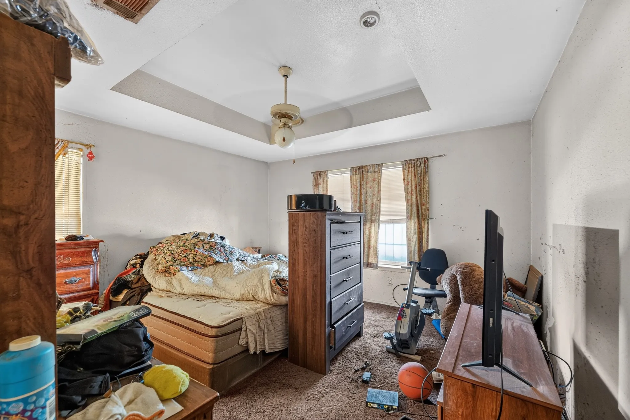 Single Family Residence For Sale in Tarrant County , 5532 Fernander Drive, Fort Worth, Texas 76107, 3 Bedroom, 2 Bathroom, 1 Garage spaces, 1,208 Sqft, built in 2002, mls#21365422, Real Estate Agent in Fort Worth, Homes For Sale in Tarrant county, Homes For Sale in Fort Worth, Realtor in Fort Worth Texas, Real Estate Brokerage Independent Realty Texas, Luminita Cordes Realtor