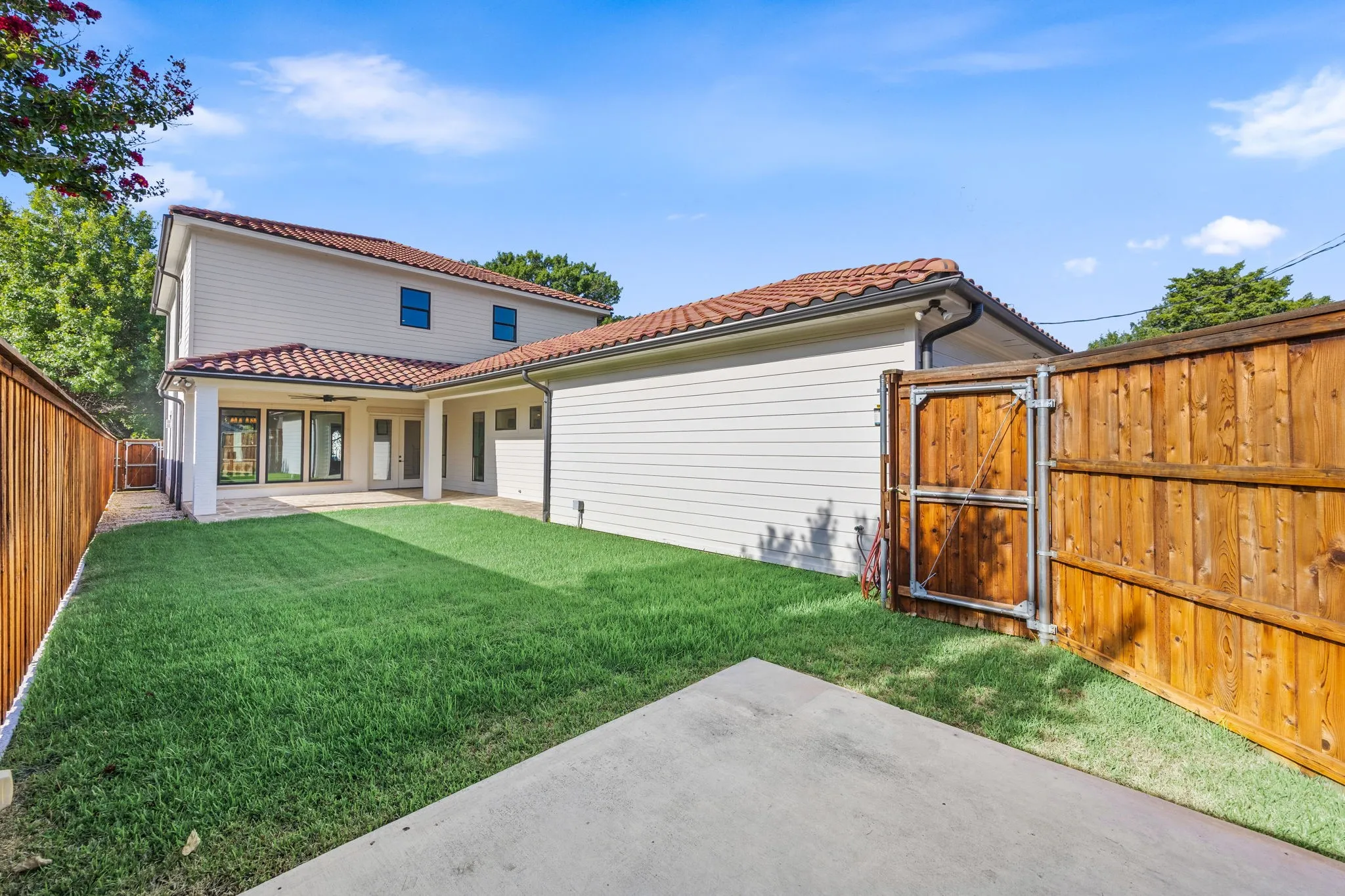 Single Family Residence For Sale in Tarrant County , 5616 Pershing Avenue, Fort Worth, Texas 76107, 4 Bedroom, 4 Bathroom, 2 Garage spaces, 3,694 Sqft, built in 2019, mls#21367040, Real Estate Agent in Fort Worth, Homes For Sale in Tarrant county, Homes For Sale in Fort Worth, Realtor in Fort Worth Texas, Real Estate Brokerage Independent Realty Texas, Luminita Cordes Realtor